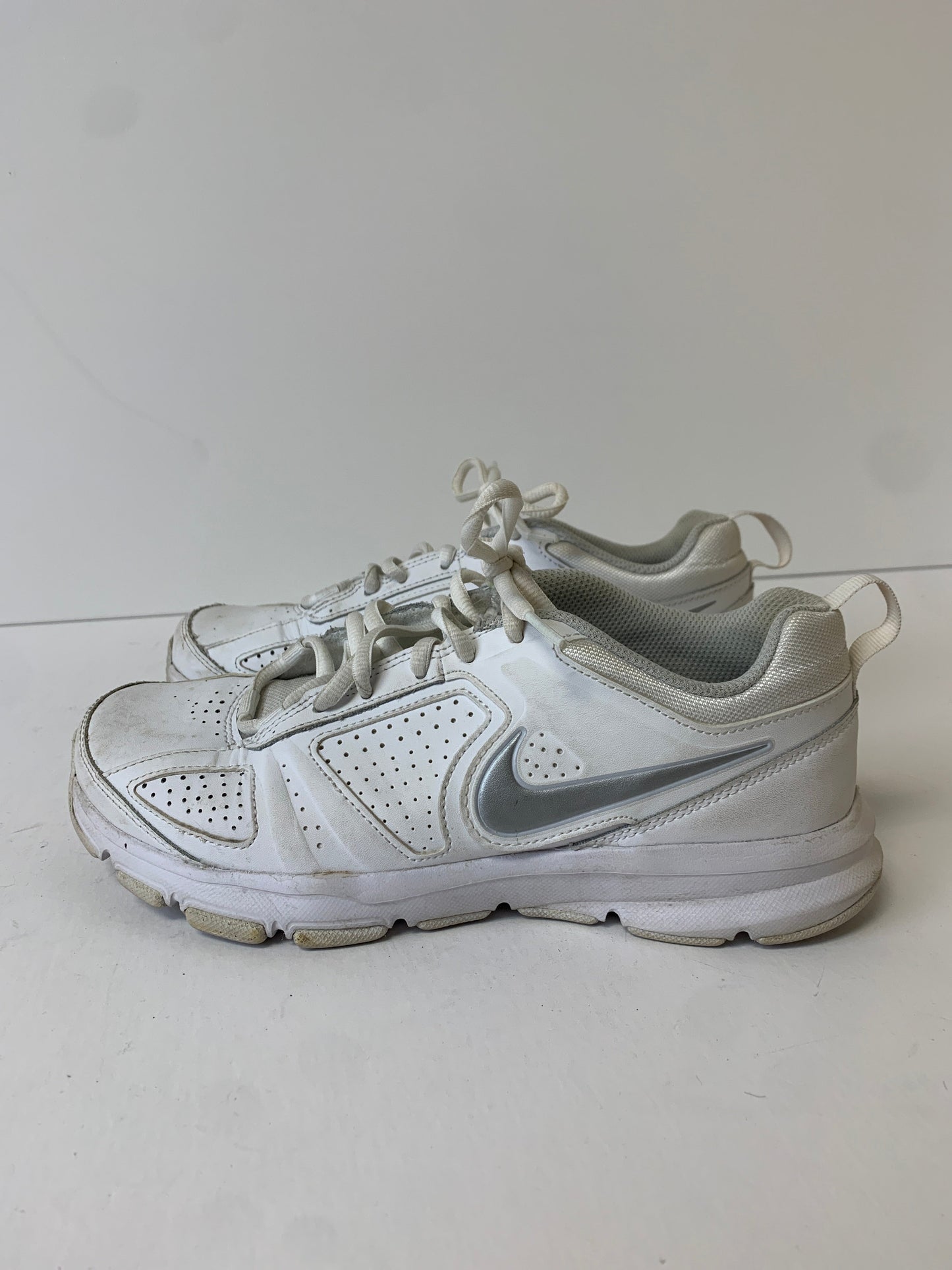 Shoes Athletic By Nike  Size: 8