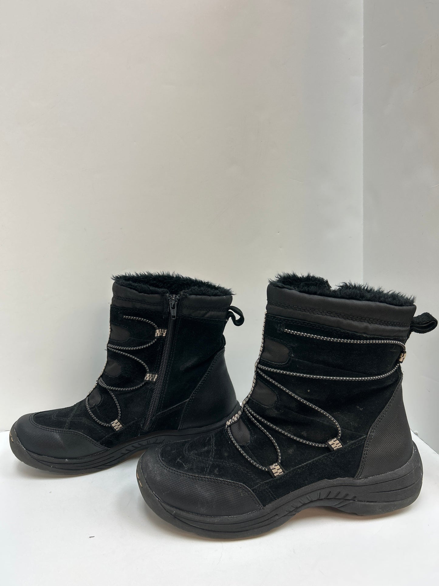 Boots Snow By Bare Traps  Size: 9.5