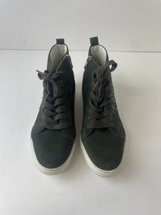 Shoes Sneakers By Steve Madden  Size: 7