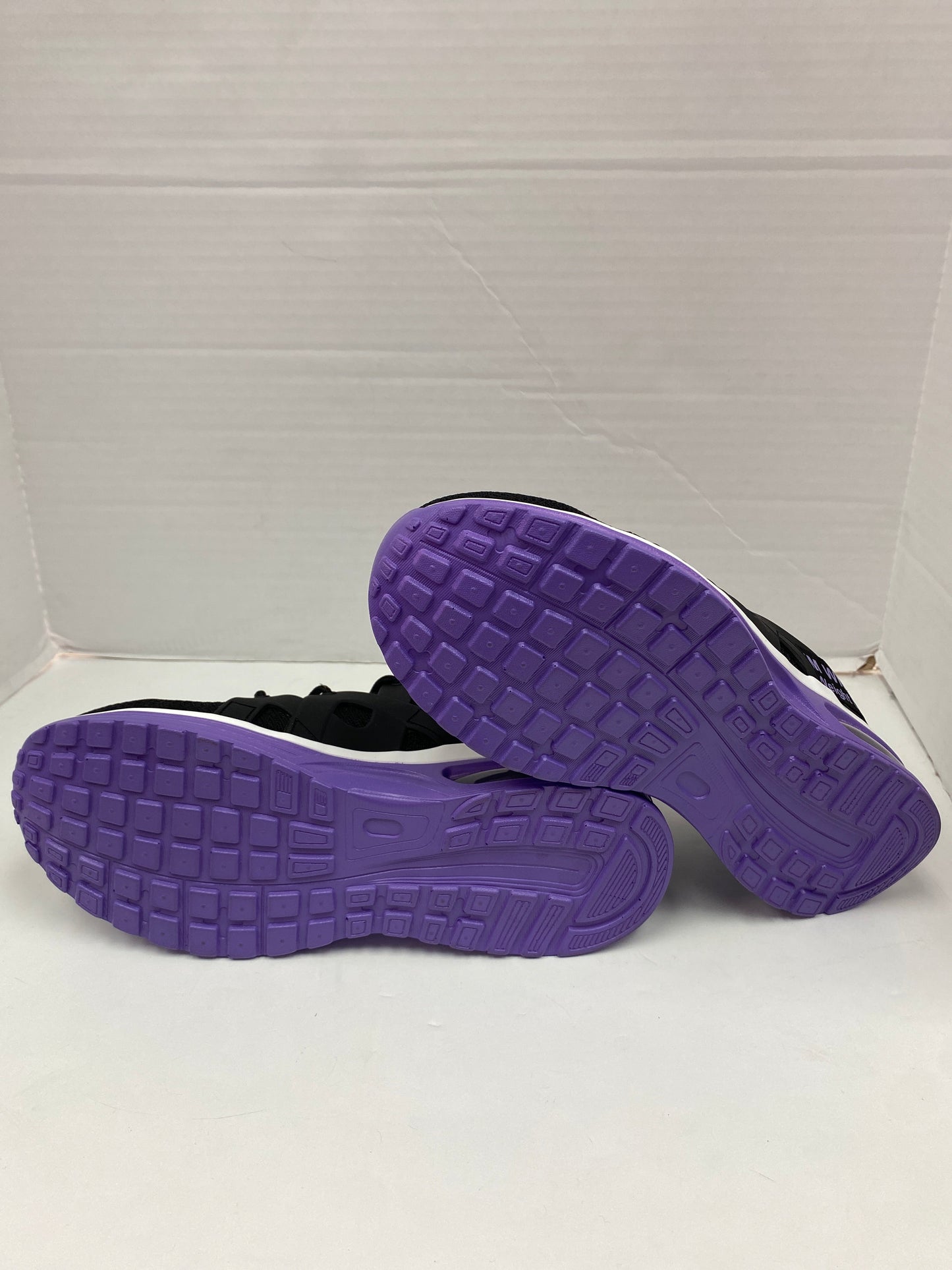 Shoes Athletic By Clothes Mentor  Size: 8.5