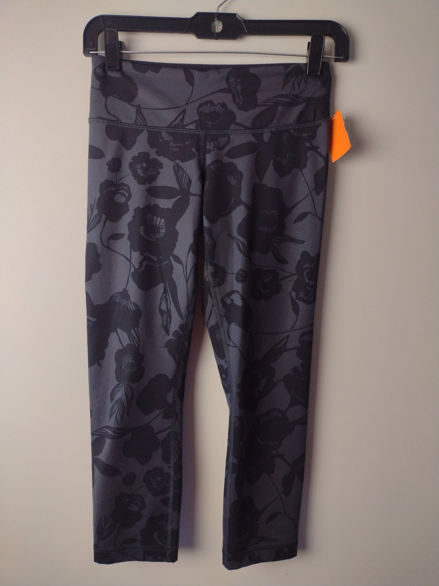 Athletic Leggings Capris By Lululemon  Size: 4