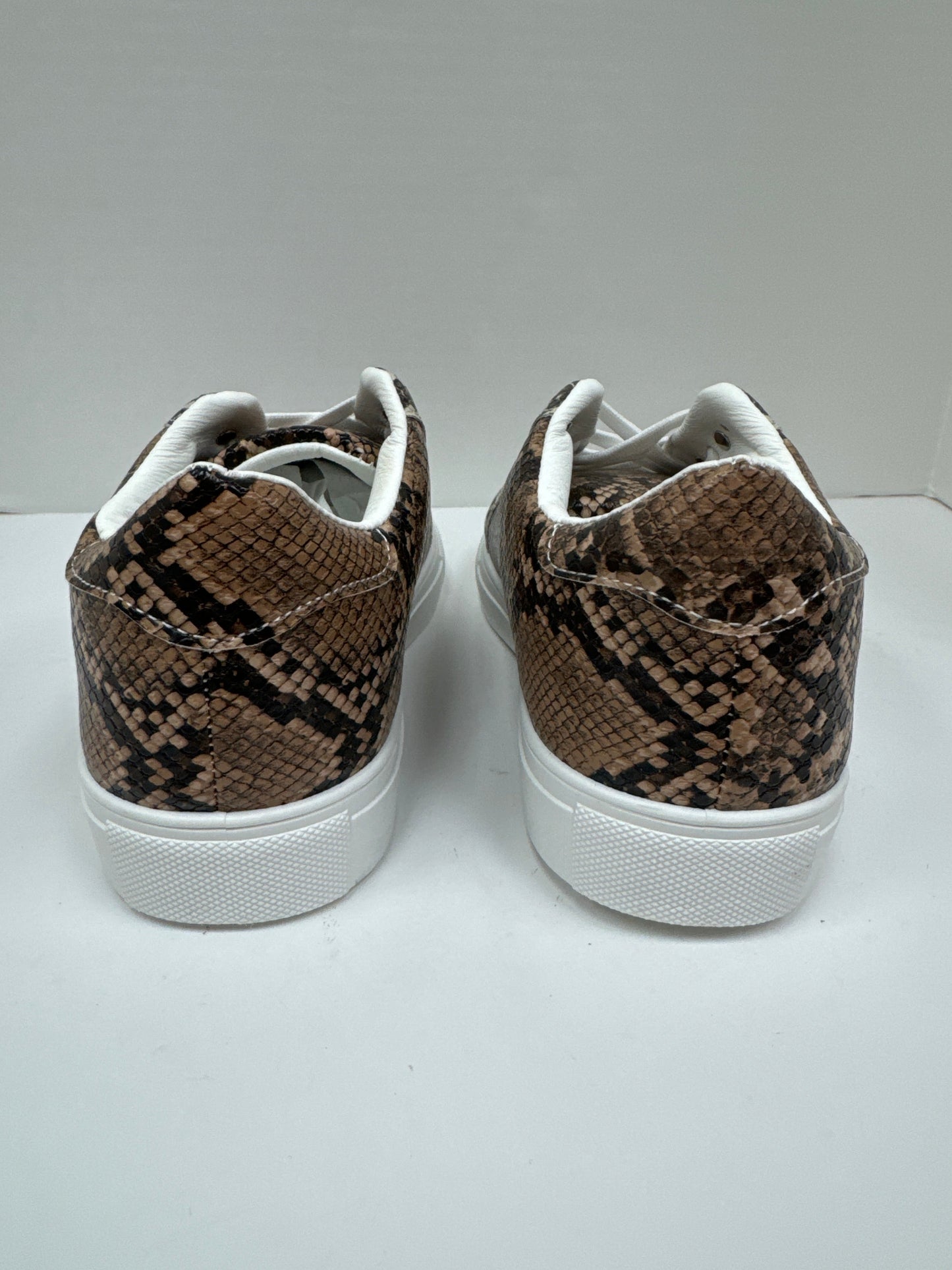 Shoes Sneakers By Olivia Miller  Size: 11