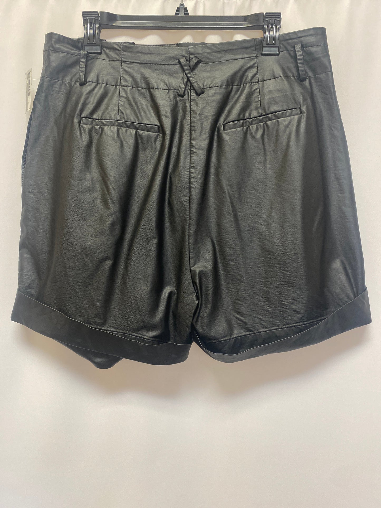 Shorts By Elizabeth And James  Size: 14