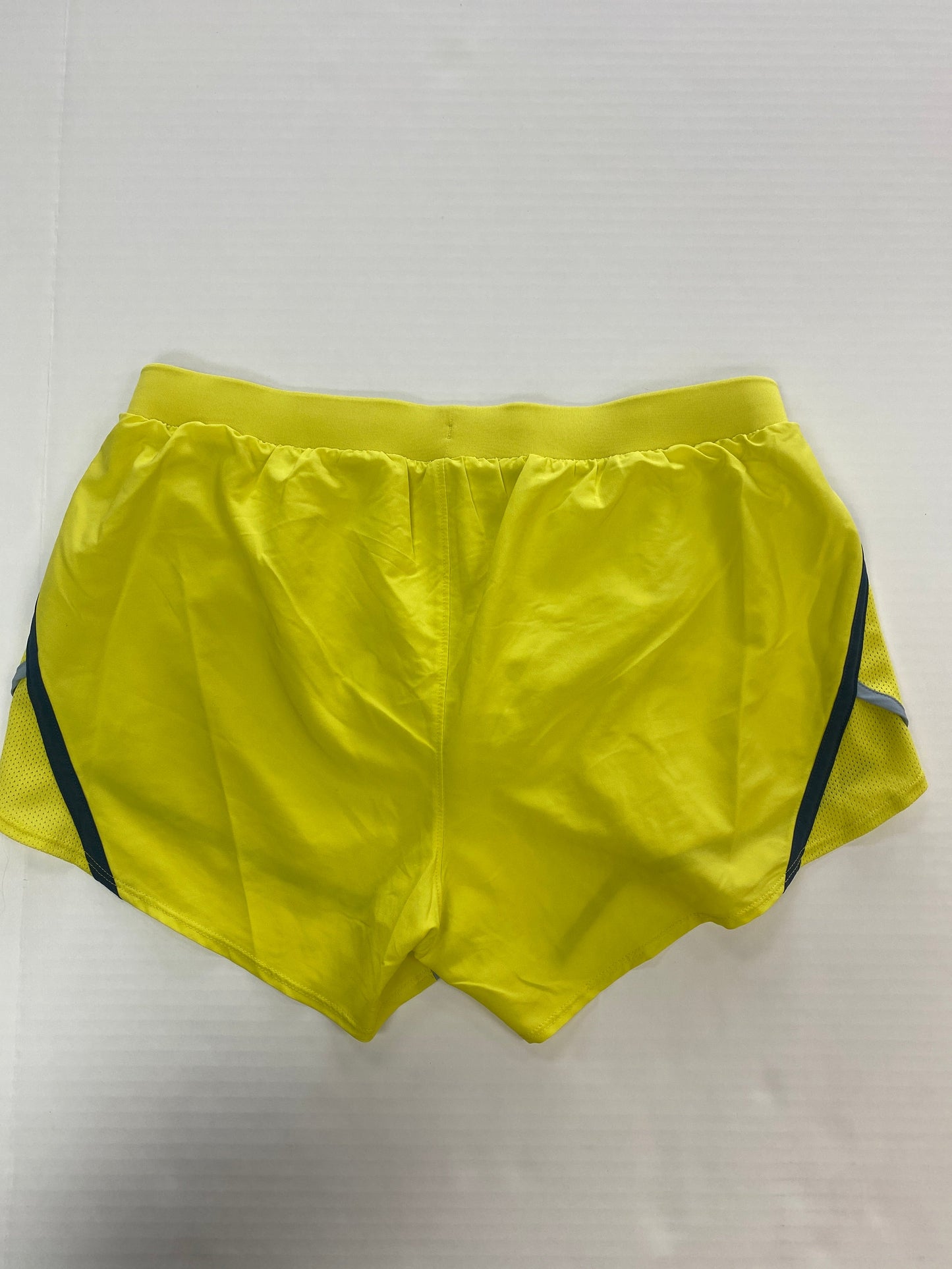 Athletic Shorts By Under Armour  Size: M