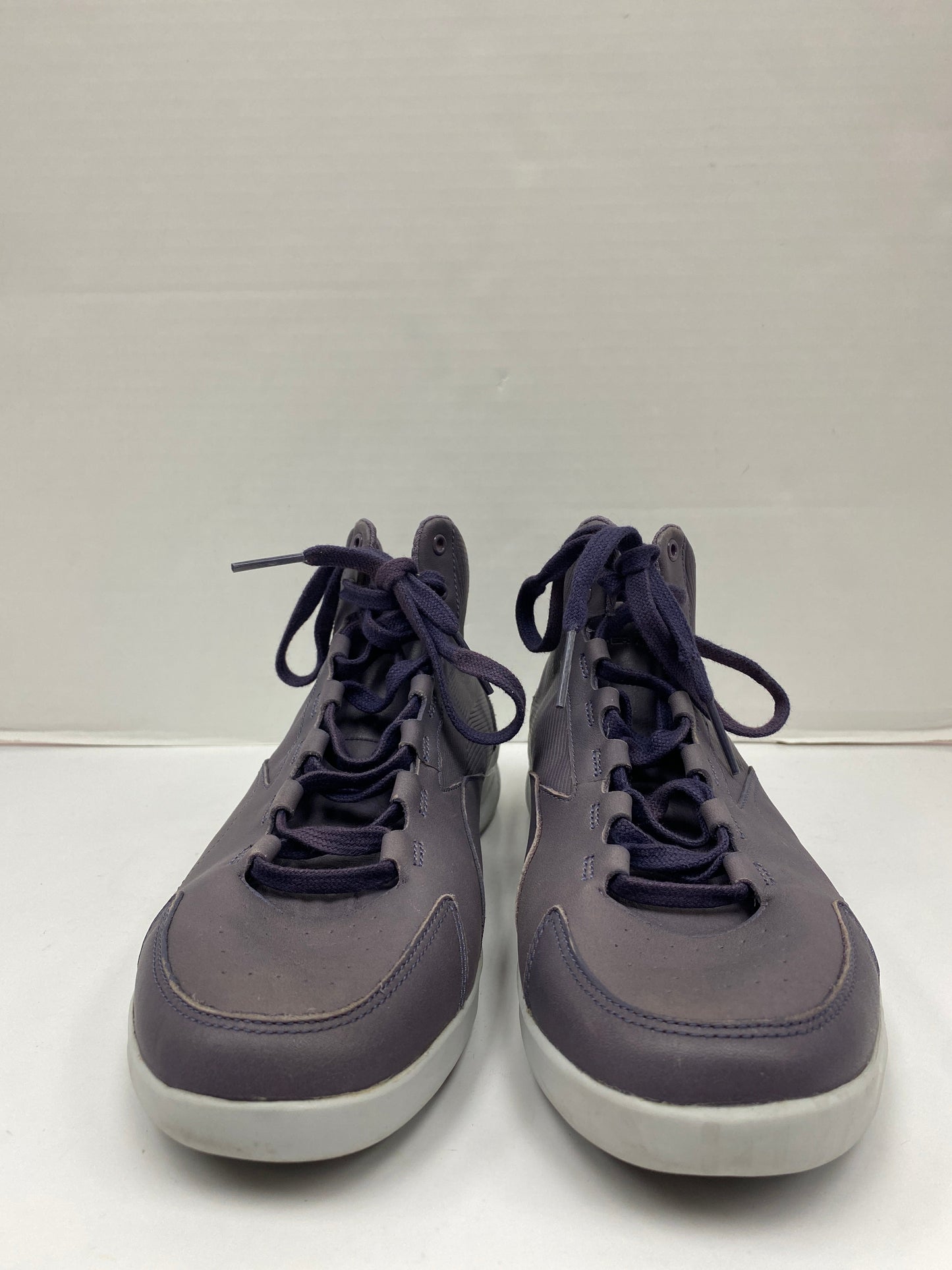 Shoes Sneakers By Under Armour  Size: 10