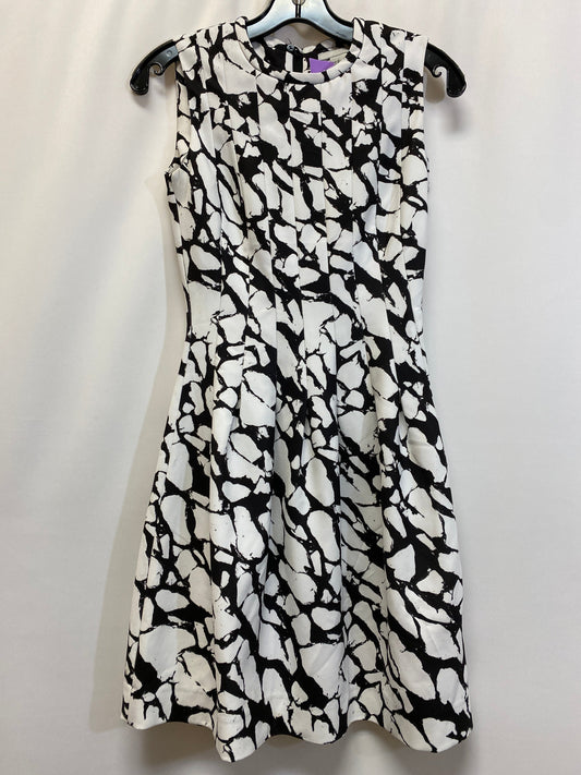 Dress Casual Midi By H&m  Size: Xs
