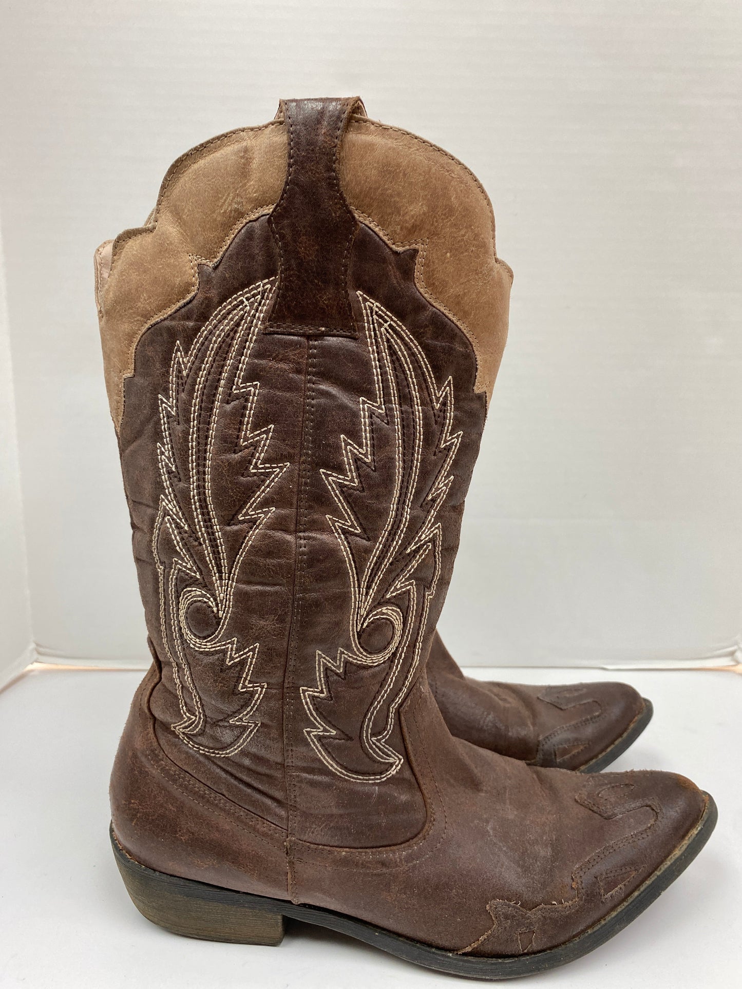 Boots Western By Coconuts  Size: 10