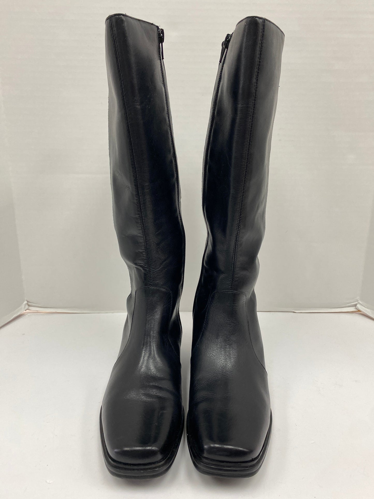 Boots Knee Flats By Andrew Gellar  Size: 6.5