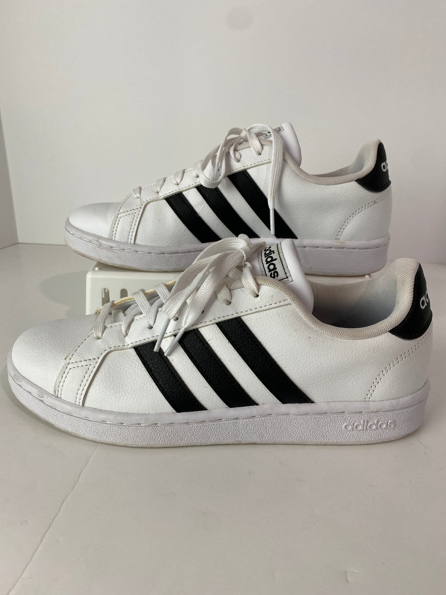 White Shoes Sneakers Adidas, Size 9