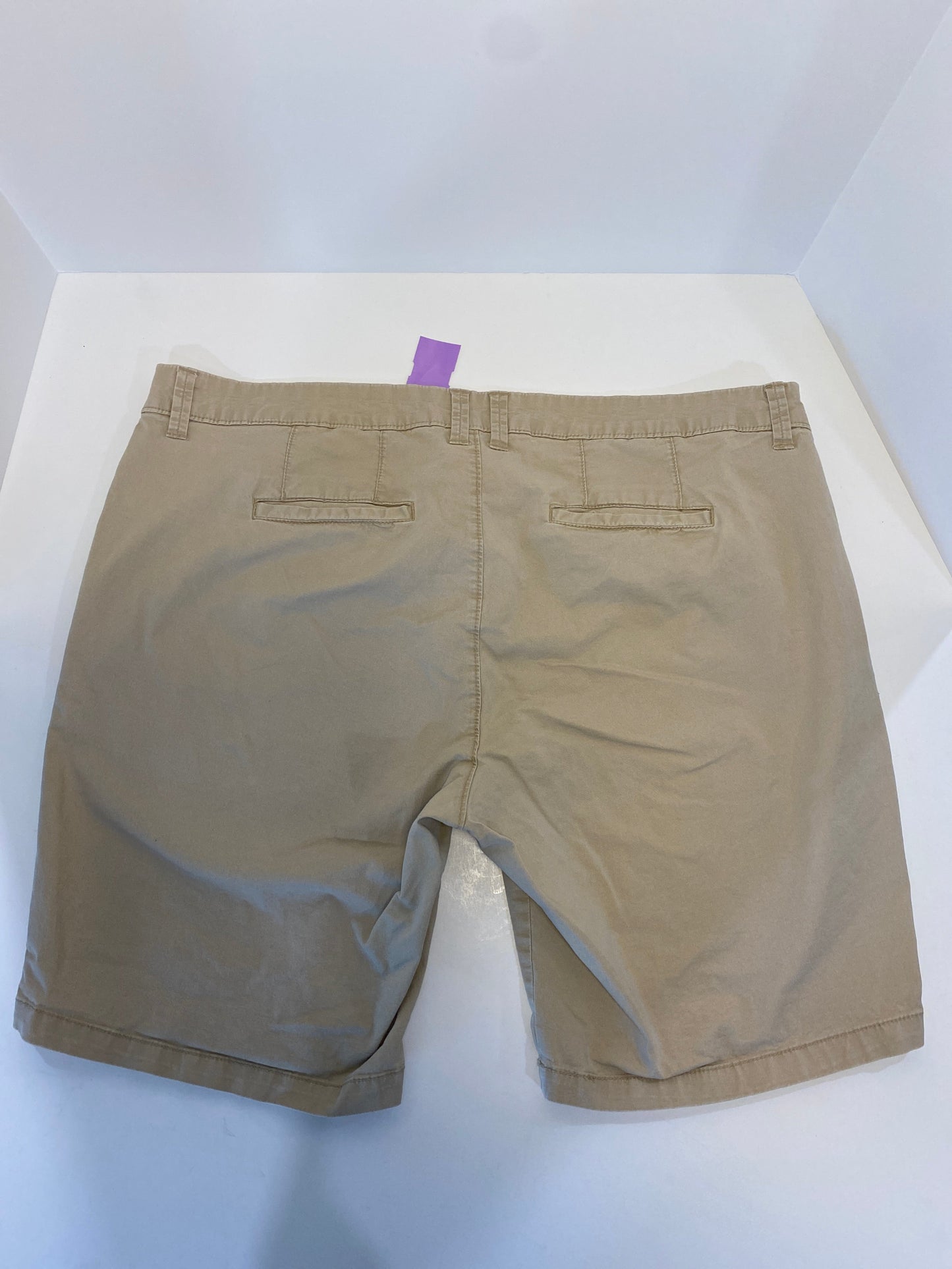 Tan Shorts Old Navy, Size 18