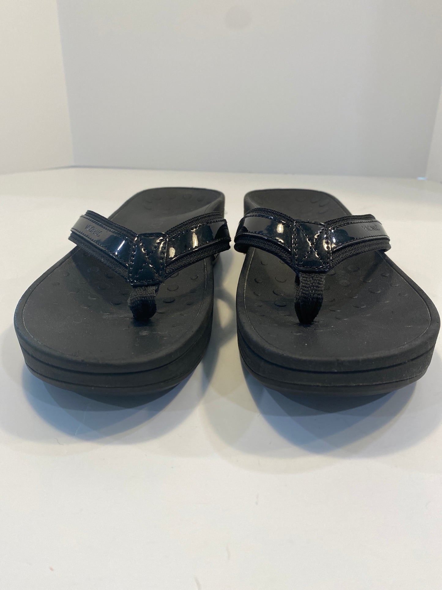 Black Sandals Flip Flops Vionic, Size 8