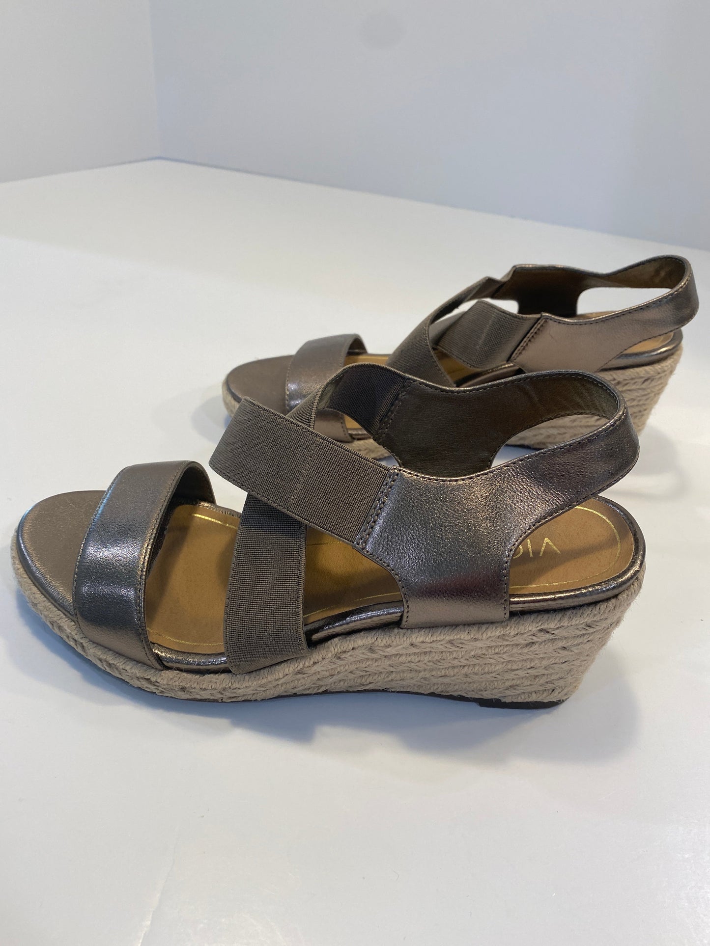 Taupe Sandals Heels Block Vionic, Size 8