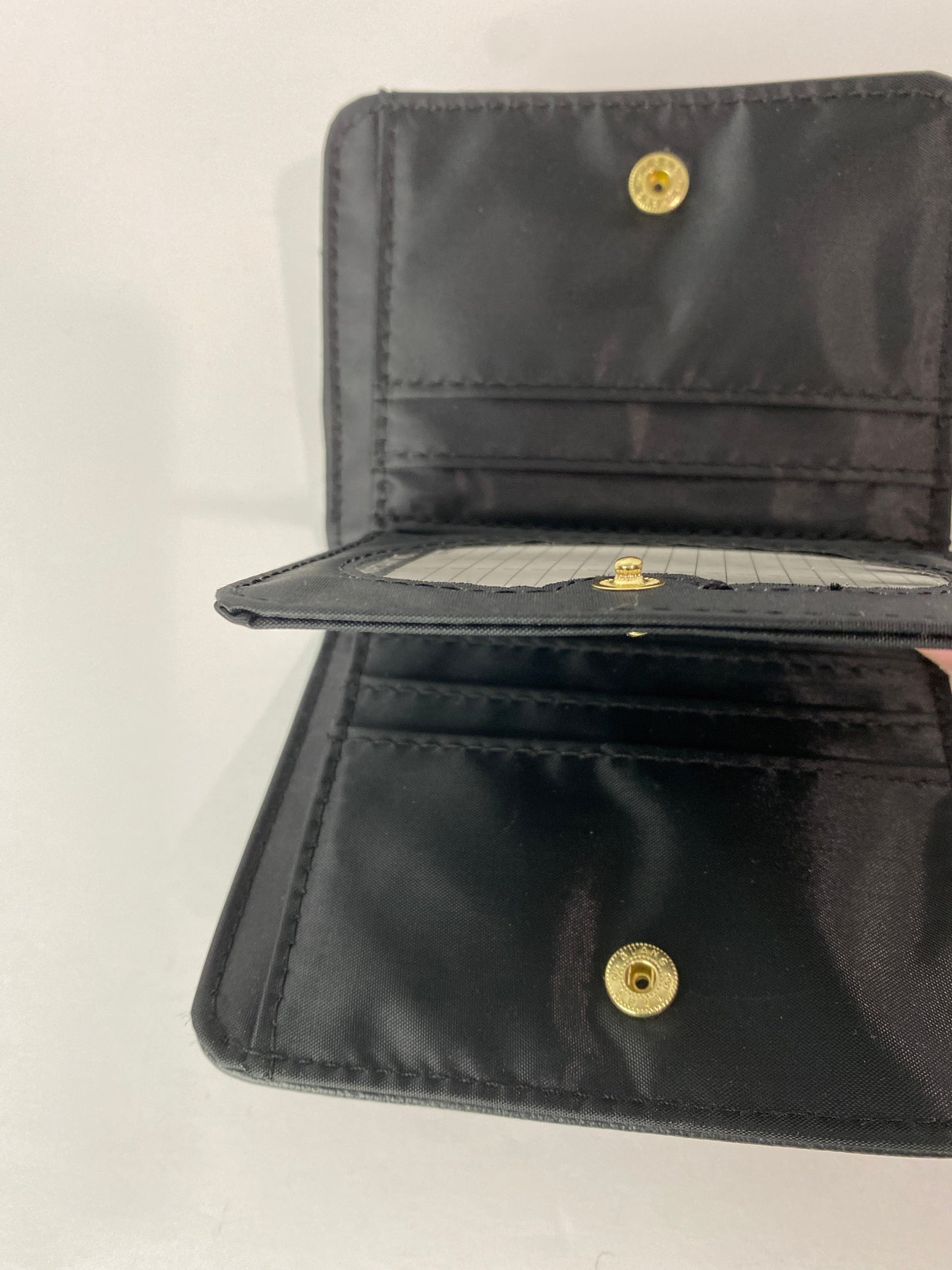 Wallet Clothes Mentor, Size Small