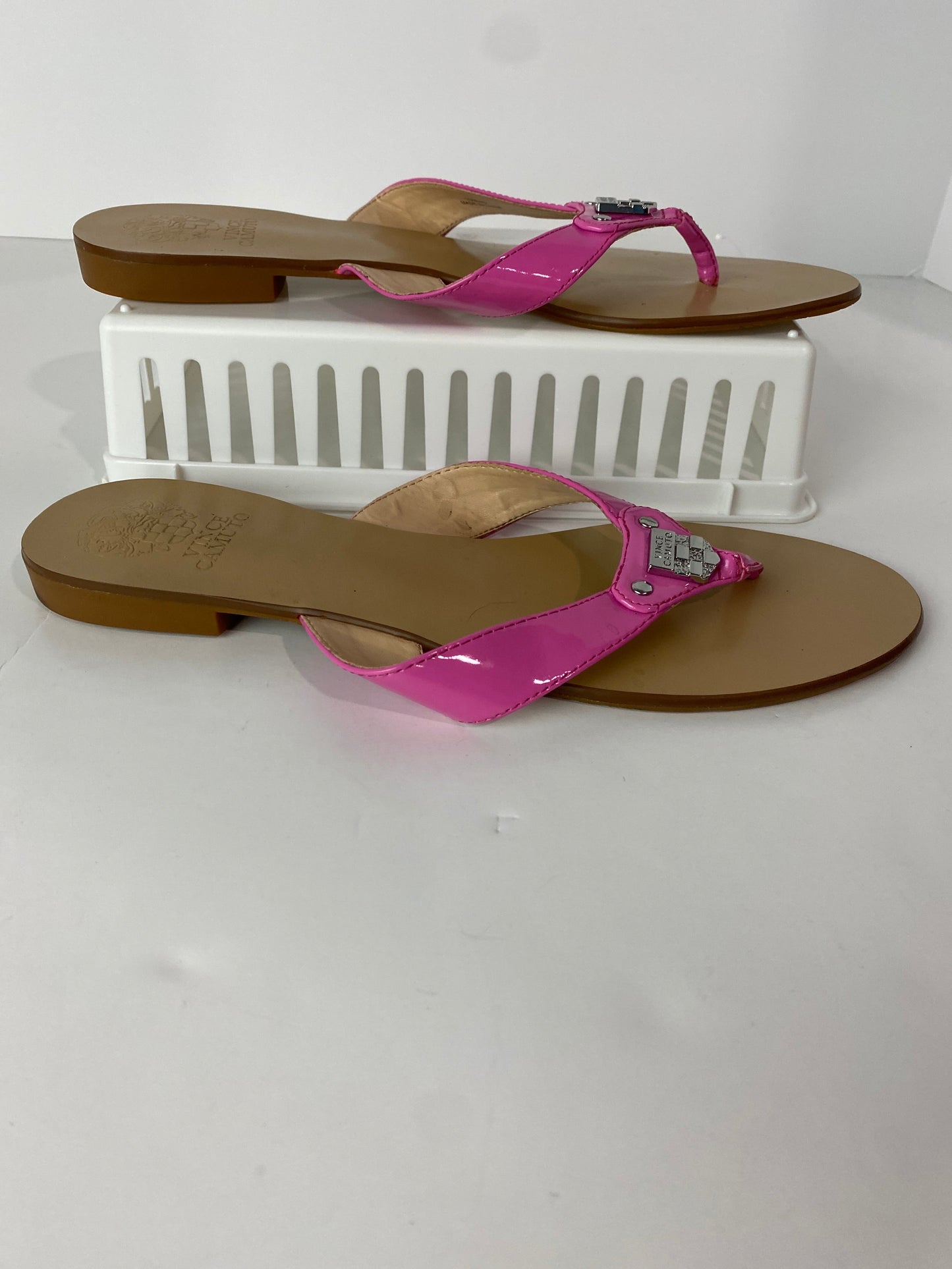Pink Sandals Flats Vince Camuto, Size 10