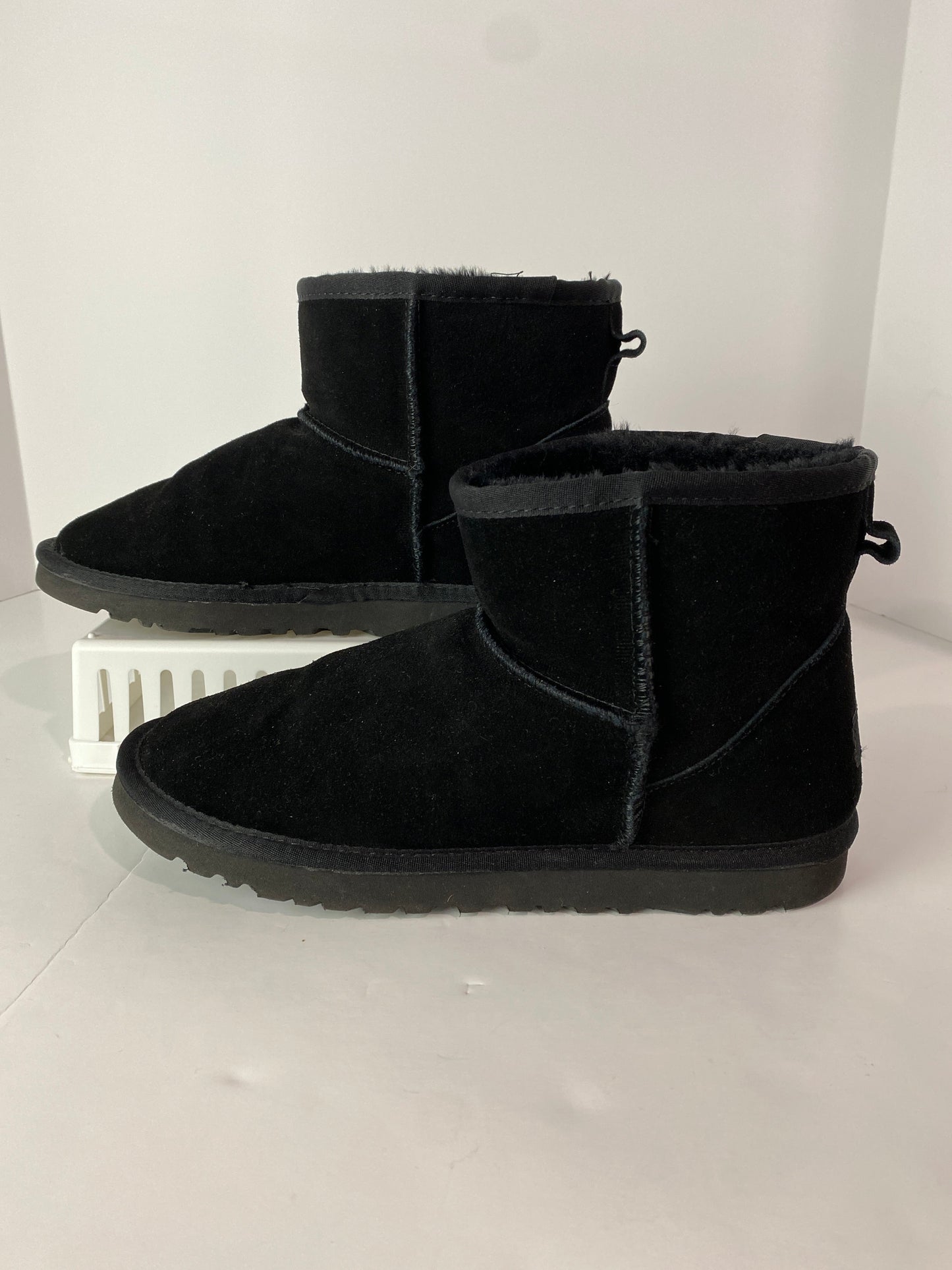 Black Boots Ankle Flats Ugg, Size 11