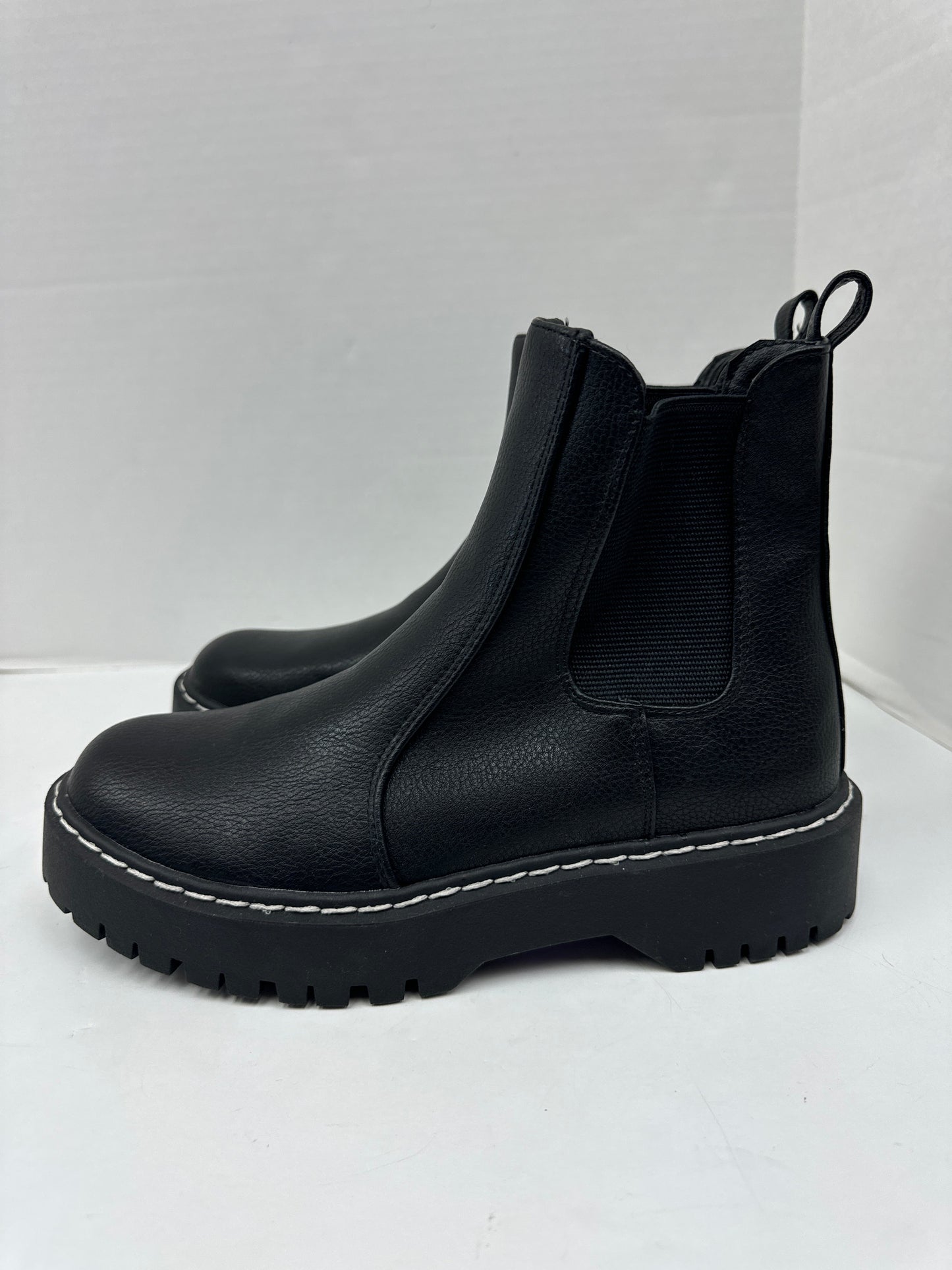 Black Boots Ankle Flats Clothes Mentor, Size 7.5