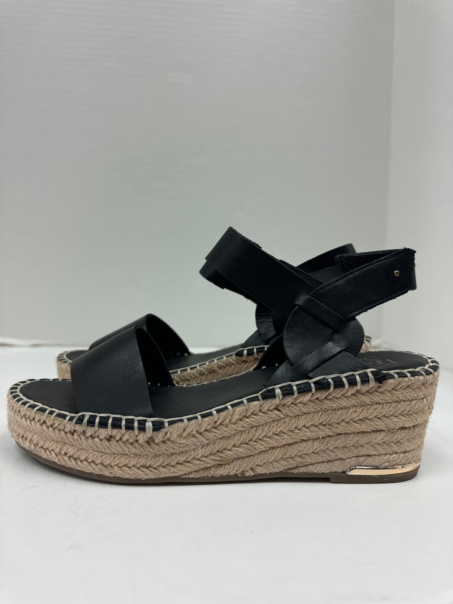 Black Sandals Flats Franco Sarto, Size 6.5