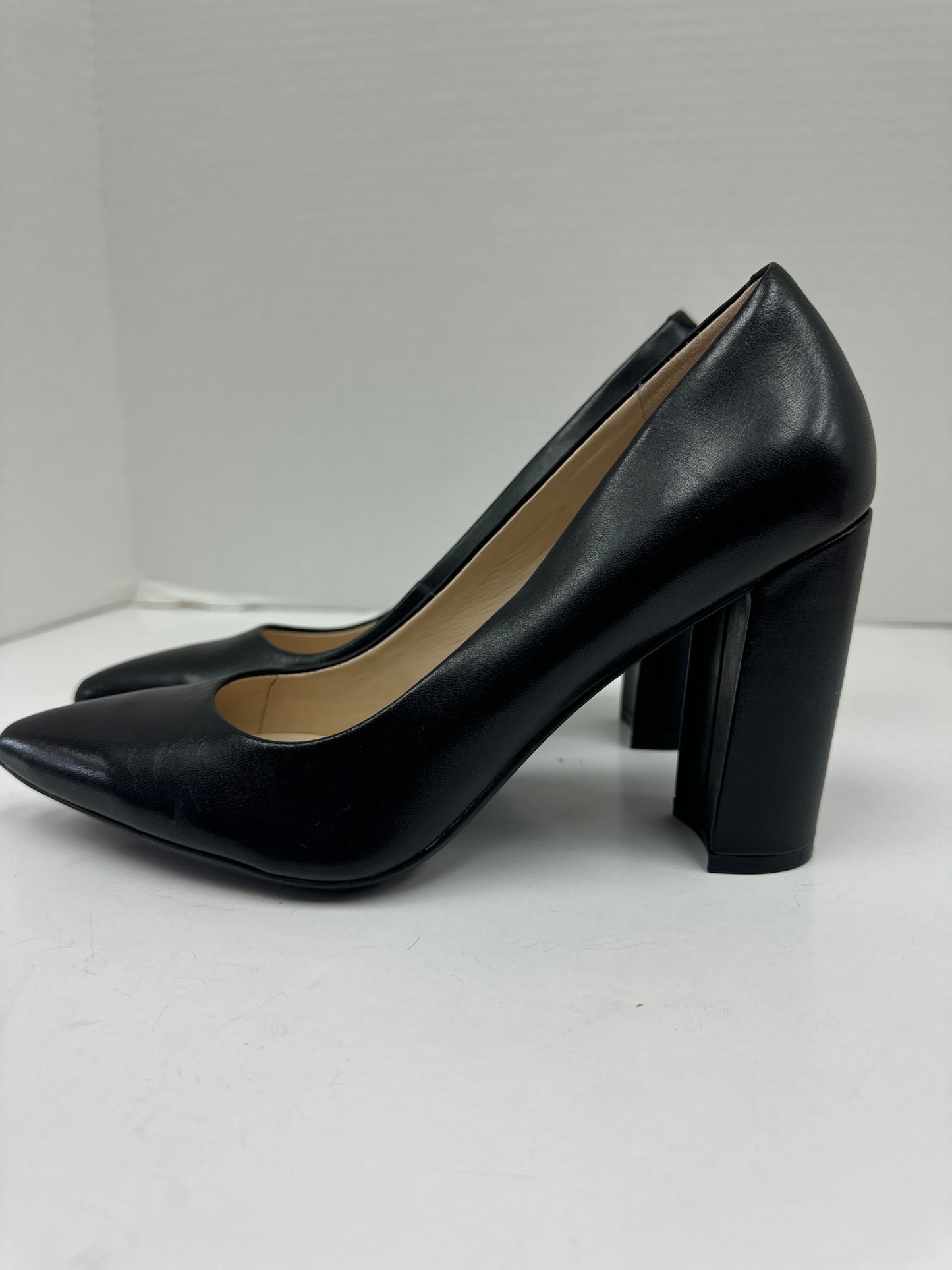 Black Shoes Heels Block Nine West, Size 7