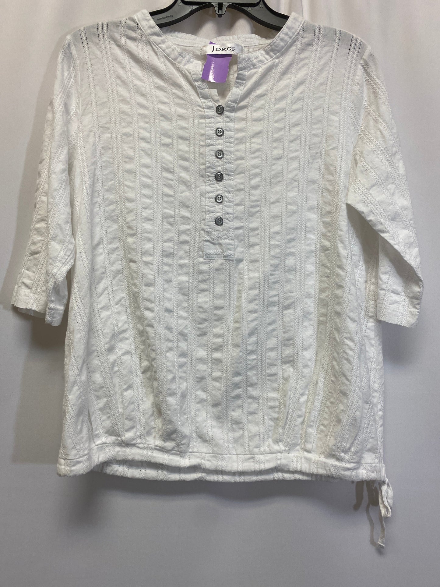 White Top 3/4 Sleeve Clothes Mentor, Size M