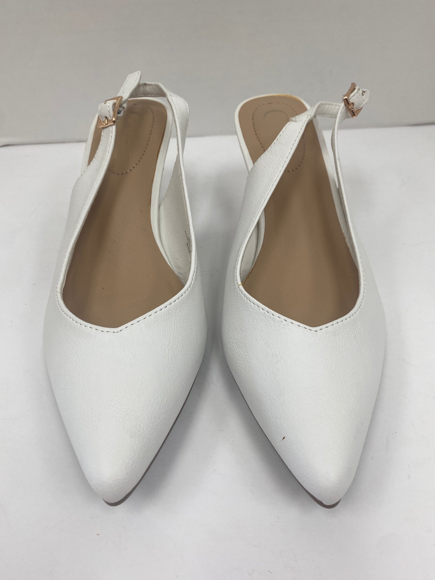 White Shoes Heels Kitten Cato, Size 8