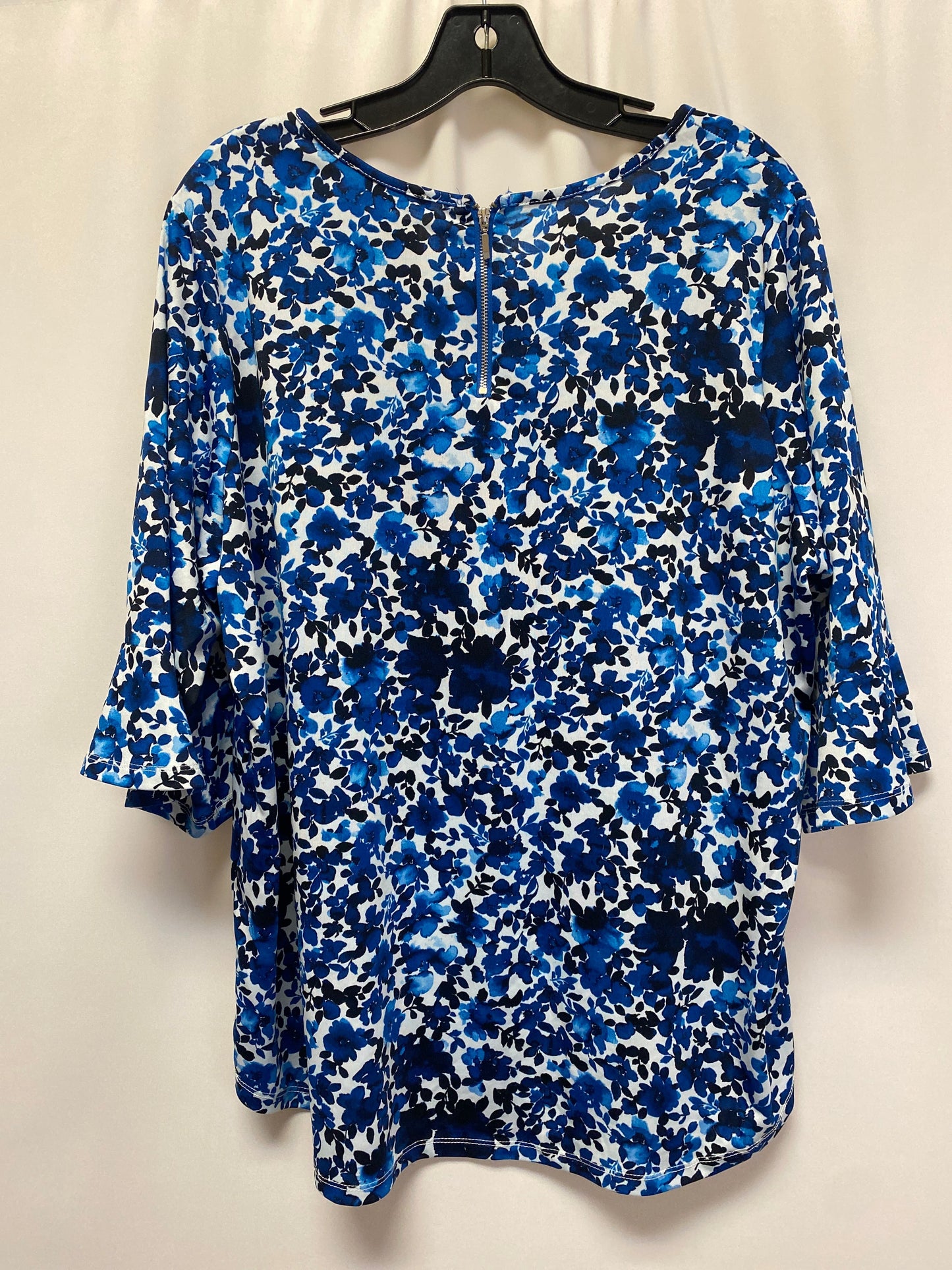 Blue Top 3/4 Sleeve Clothes Mentor, Size 2x