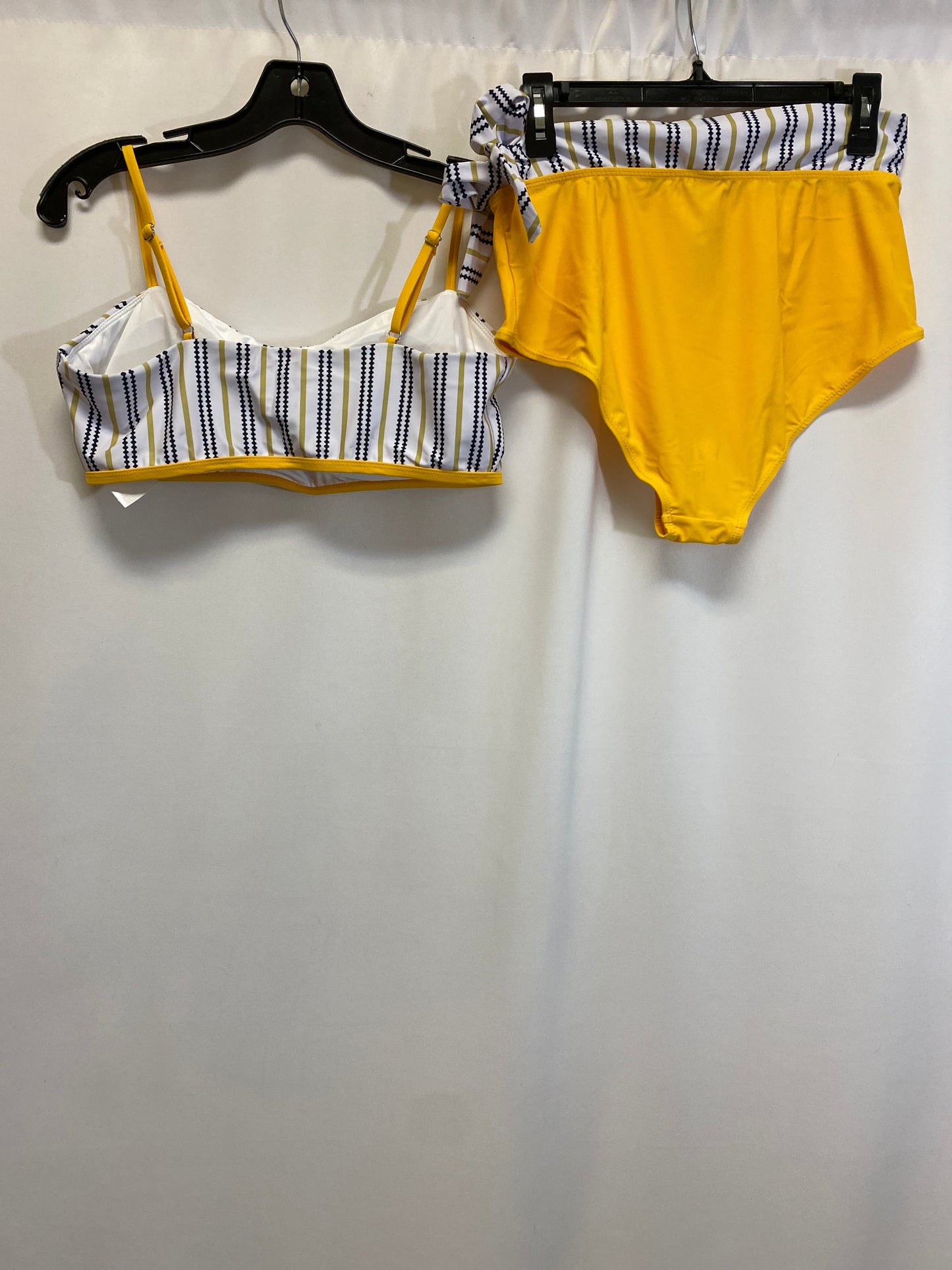 Swimsuit 2pc By Clothes Mentor In Yellow, Size: Xl