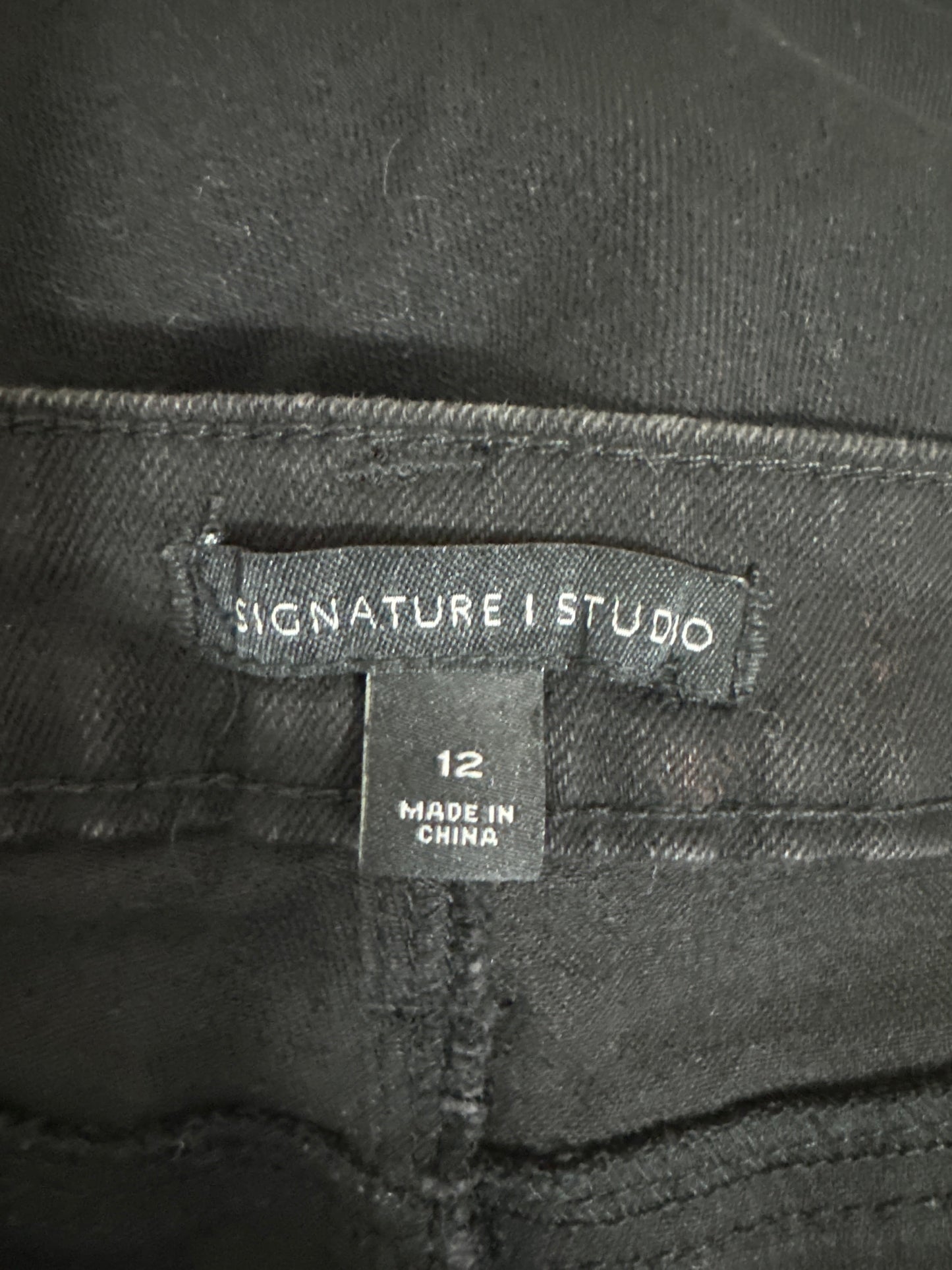 Jeans Straight By Signature Studio In Black, Size: 12