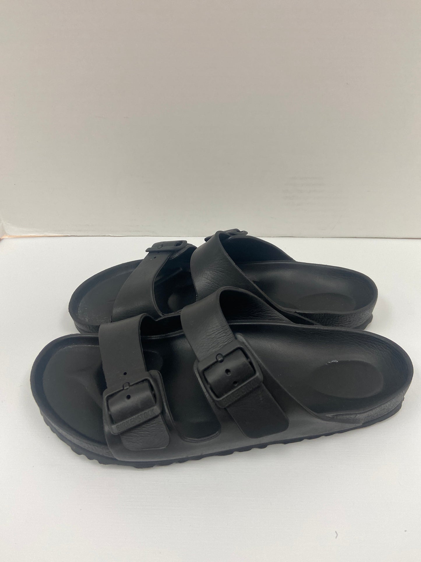 Sandals Flats By Birkenstock In Black, Size: 11.5