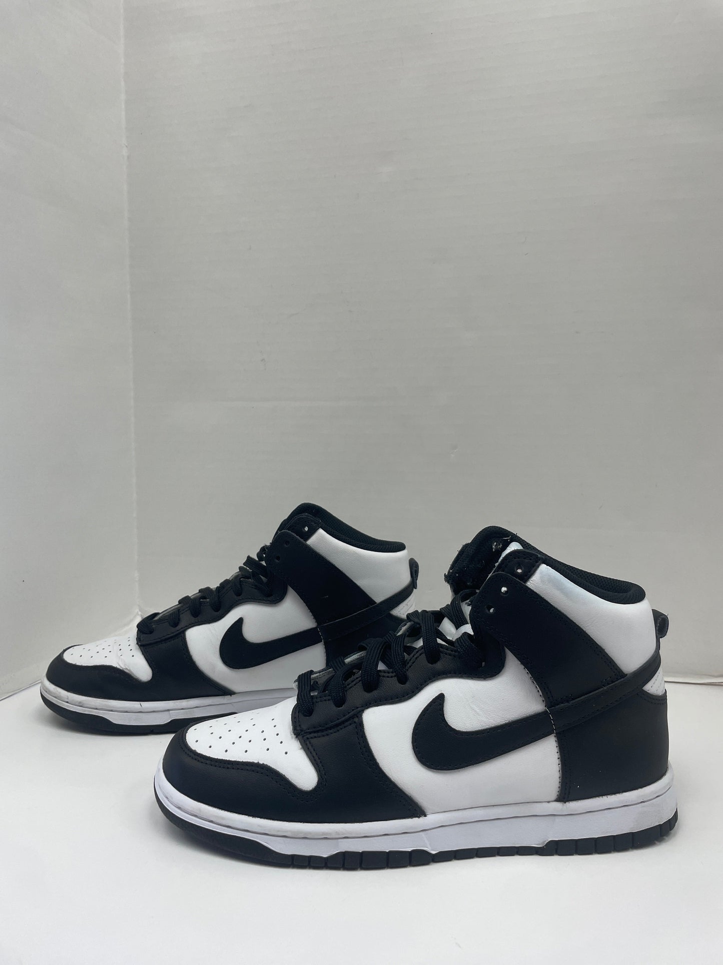 Shoes Athletic By Nike In Black & White, Size: 9.5