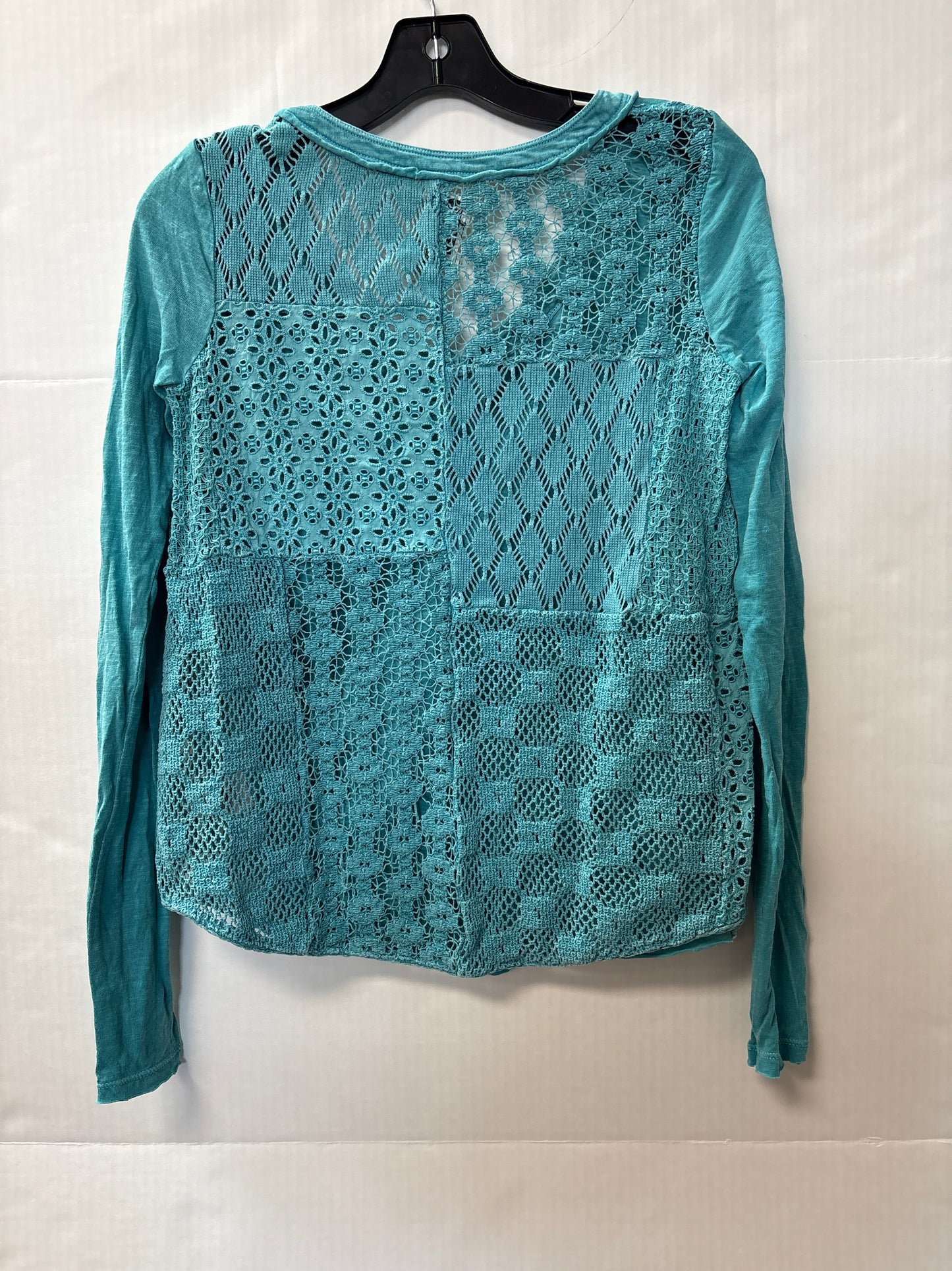 Top Long Sleeve By Free People In Teal, Size: Xs