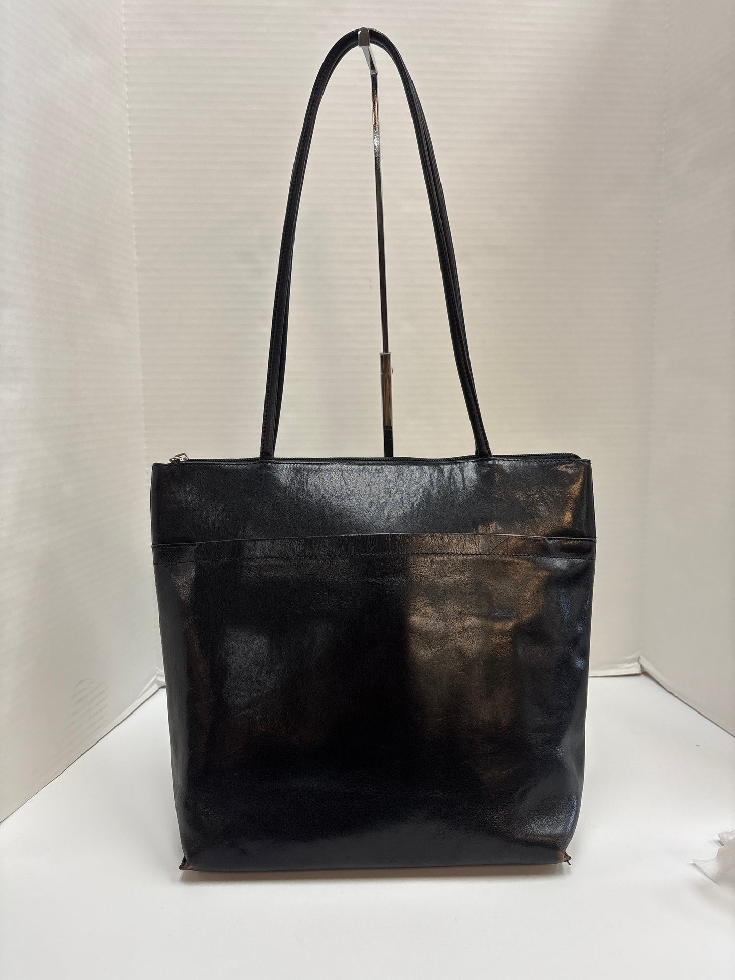 Handbag Leather By Hobo Intl, Size: Large