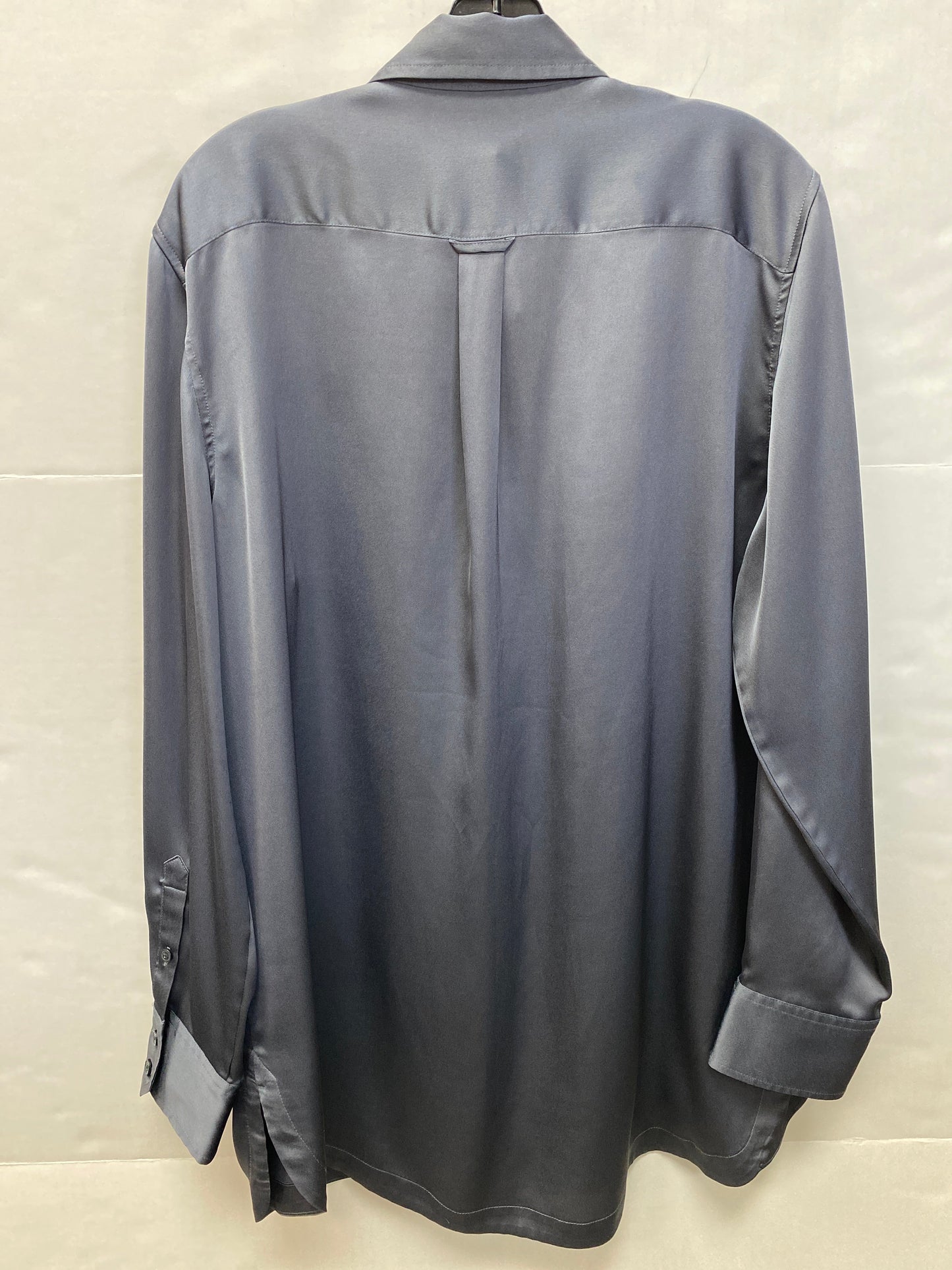 Top Long Sleeve By Banana Republic In Grey, Size: Xl