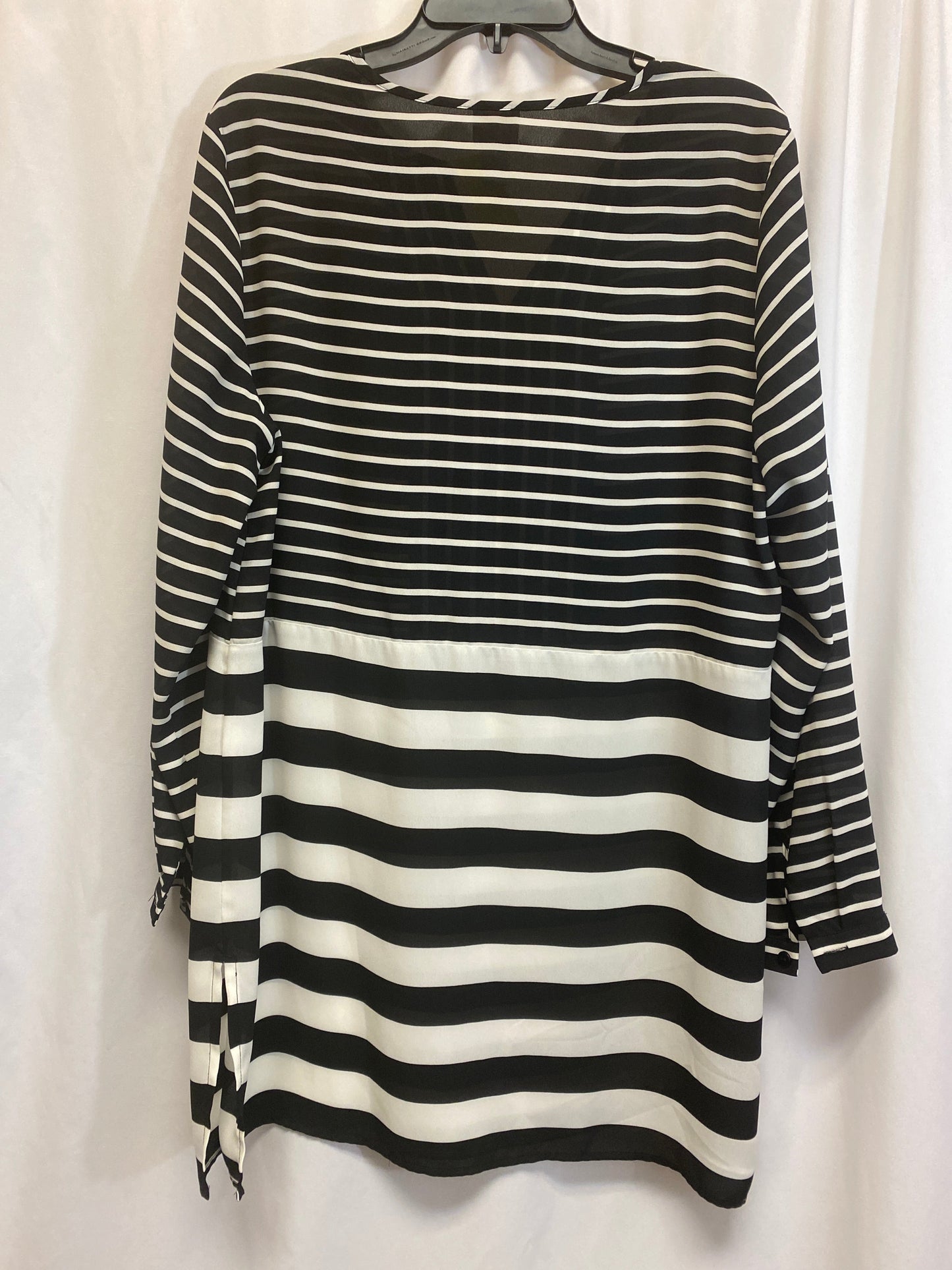 Top Long Sleeve By Chicos In Black & White, Size: L