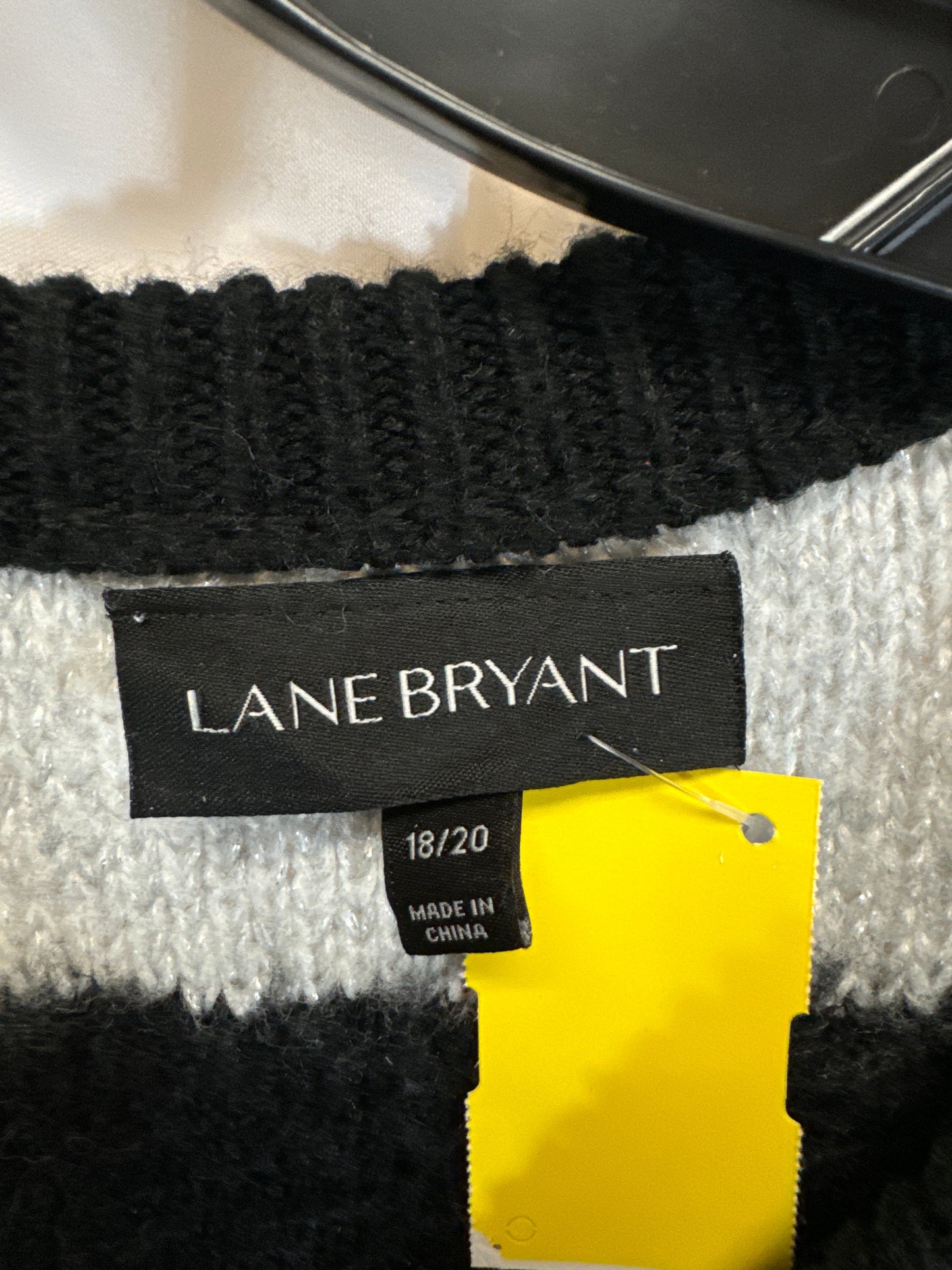 Sweater By Lane Bryant In Grey, Size: 1x