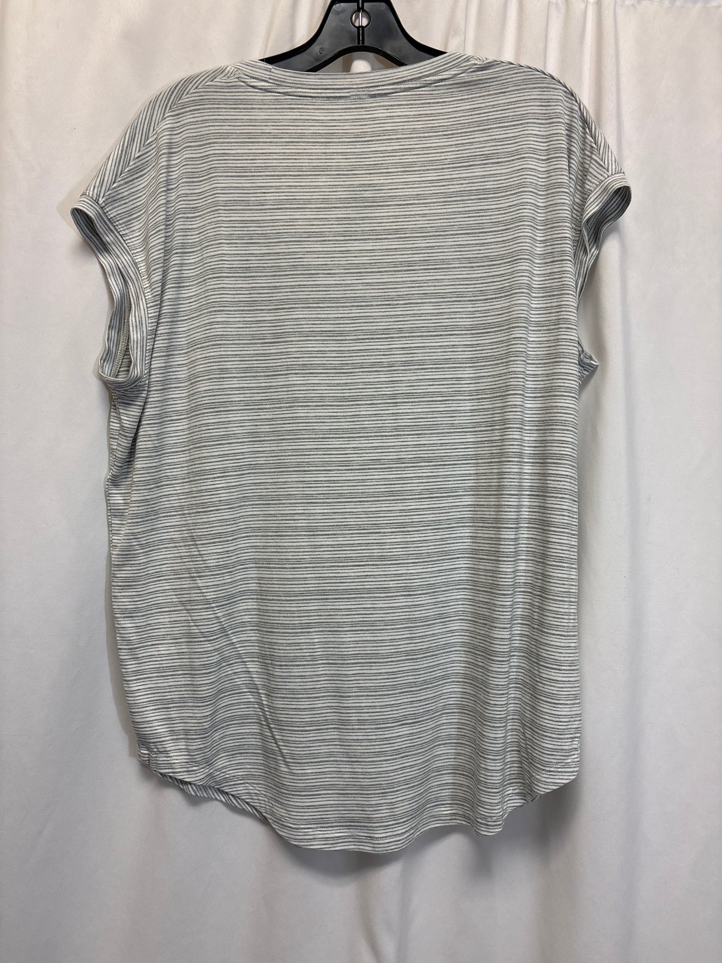 Athletic Top Short Sleeve By Athleta In Grey, Size: L