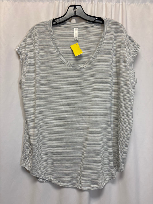 Athletic Top Short Sleeve By Athleta In Grey, Size: L