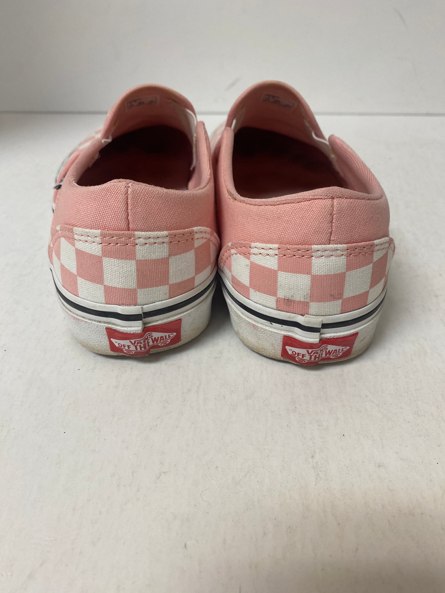 Shoes Sneakers By Vans In Pink, Size: 7.5