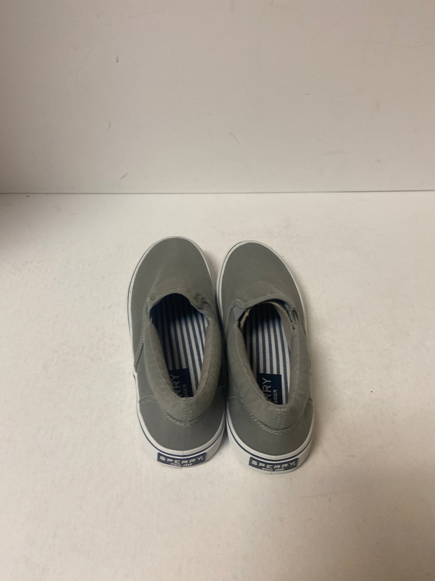 Shoes Sneakers By Sperry In Grey, Size: 7.5