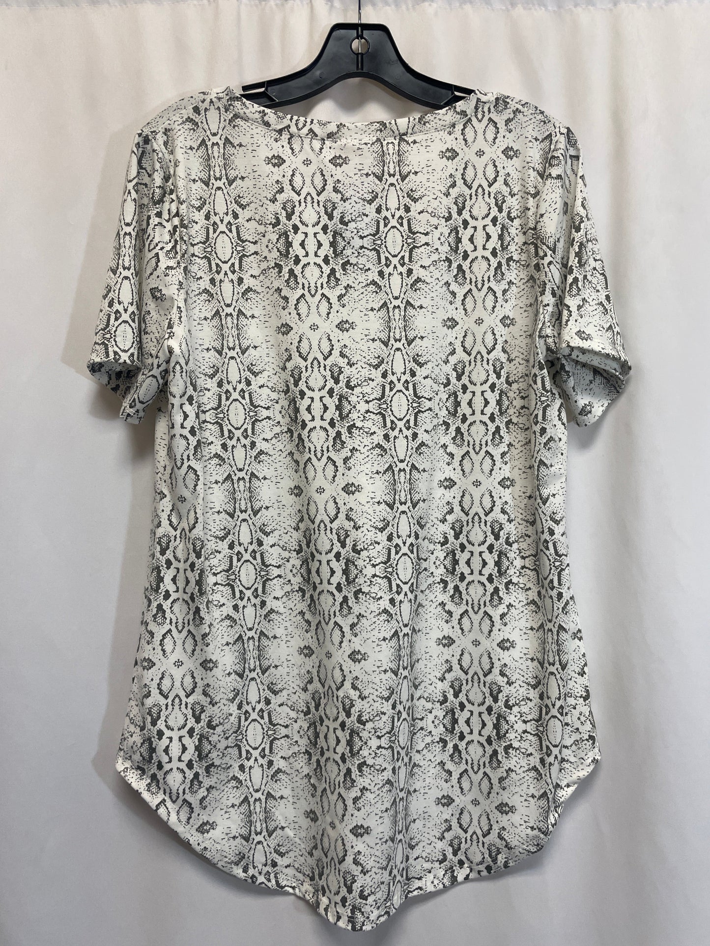 Top Short Sleeve By Lularoe In Animal Print, Size: S