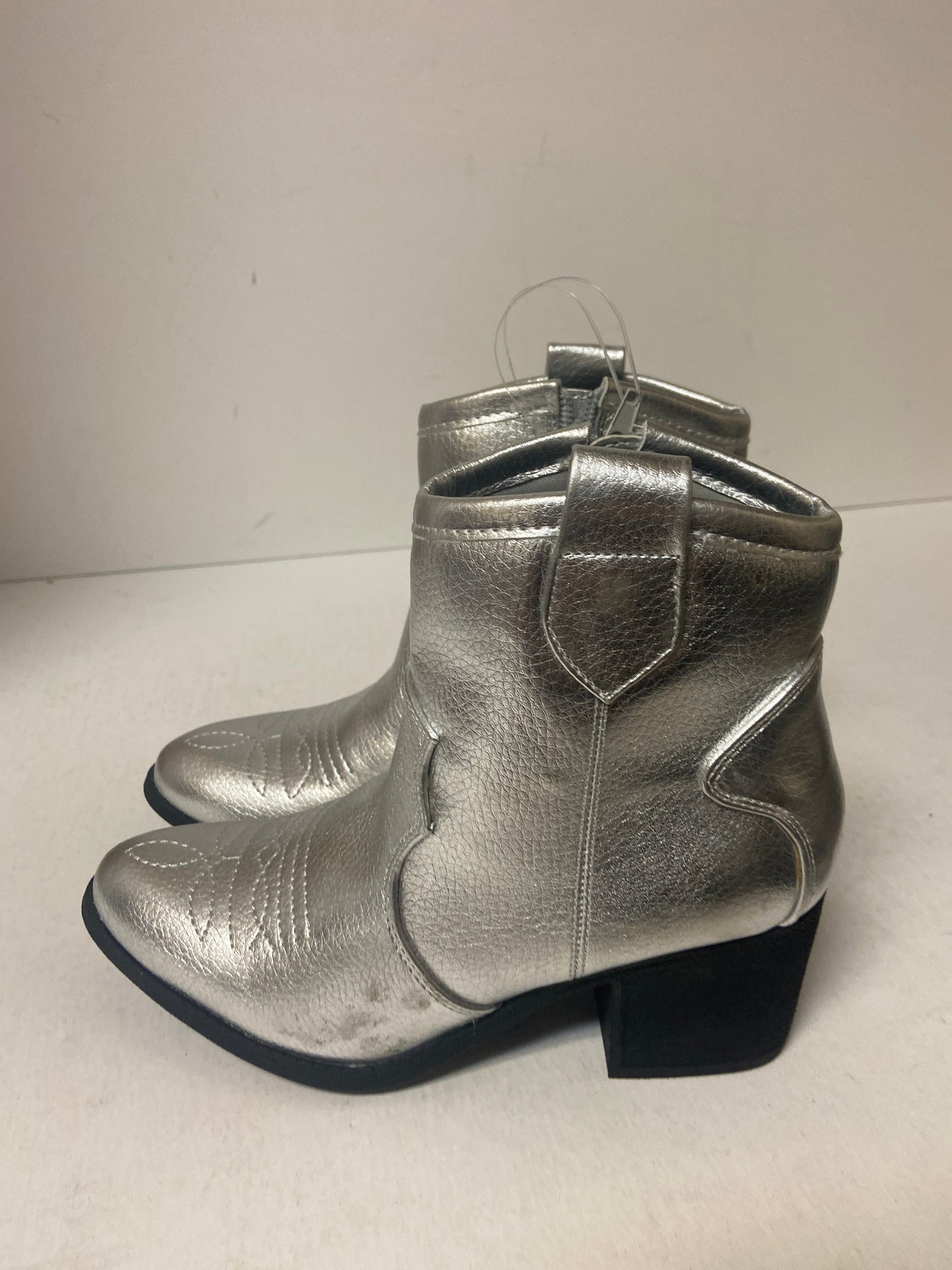 Boots Ankle Heels By Dirty Laundry In Silver, Size: 7