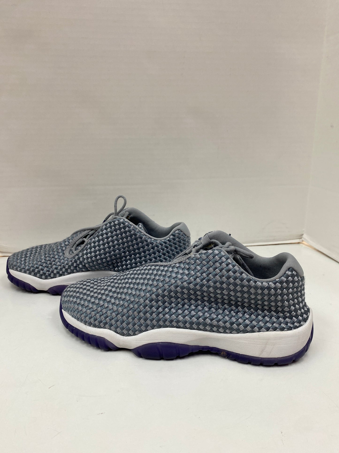 Shoes Athletic By Nike In Grey, Size: 7.5