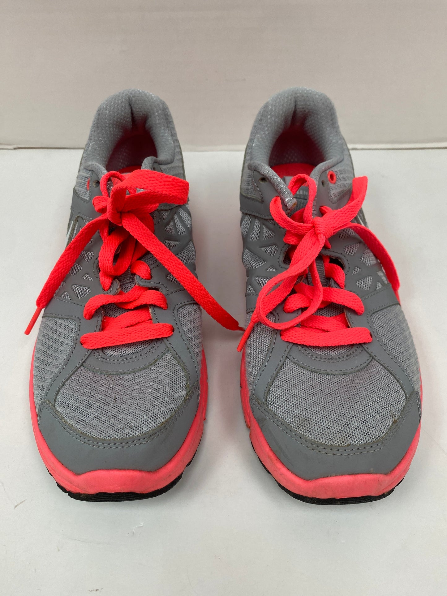 Shoes Athletic By Nike In Grey, Size: 8