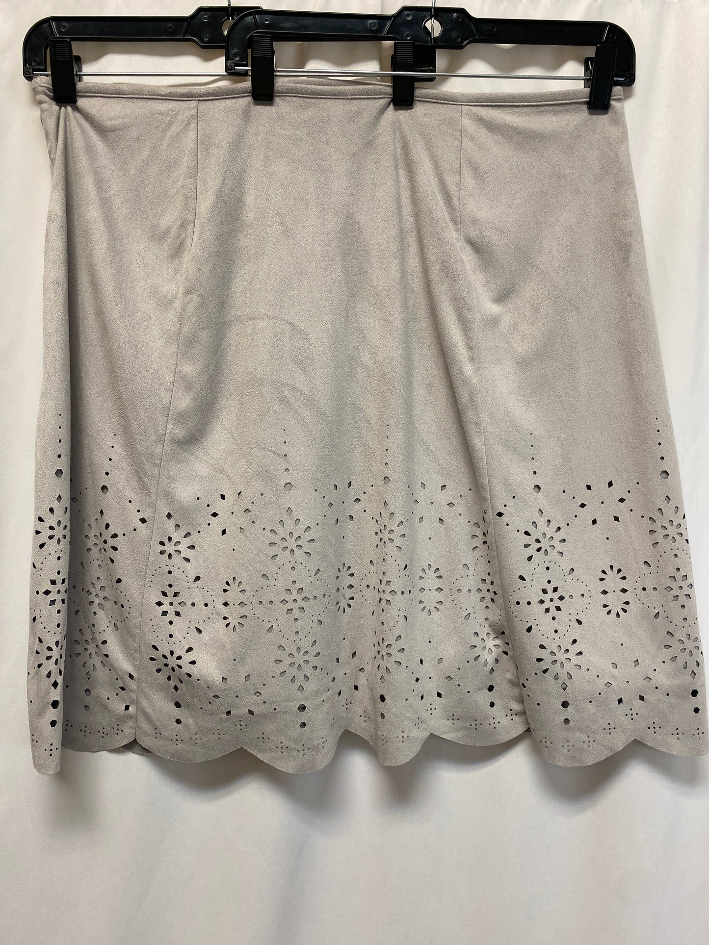 Skirt Midi By Cato In Grey, Size: 18