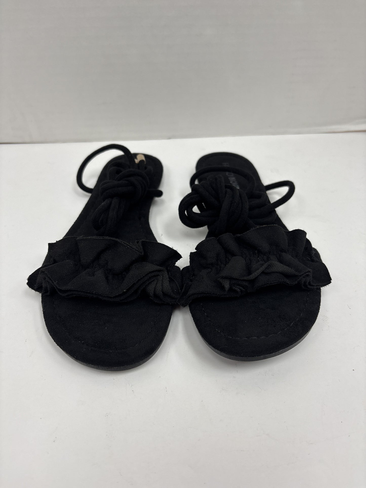 Sandals Flats By Fashion Nova  Size: 8