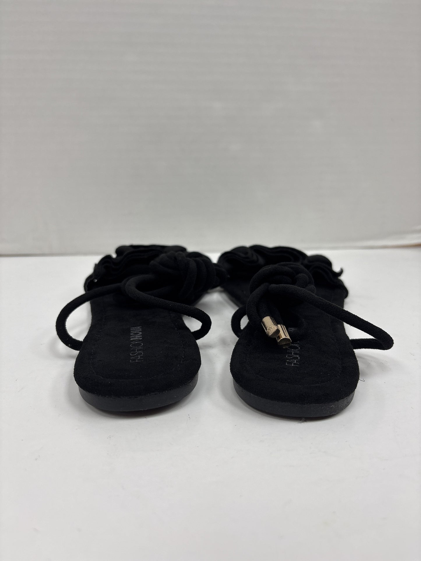 Sandals Flats By Fashion Nova  Size: 8