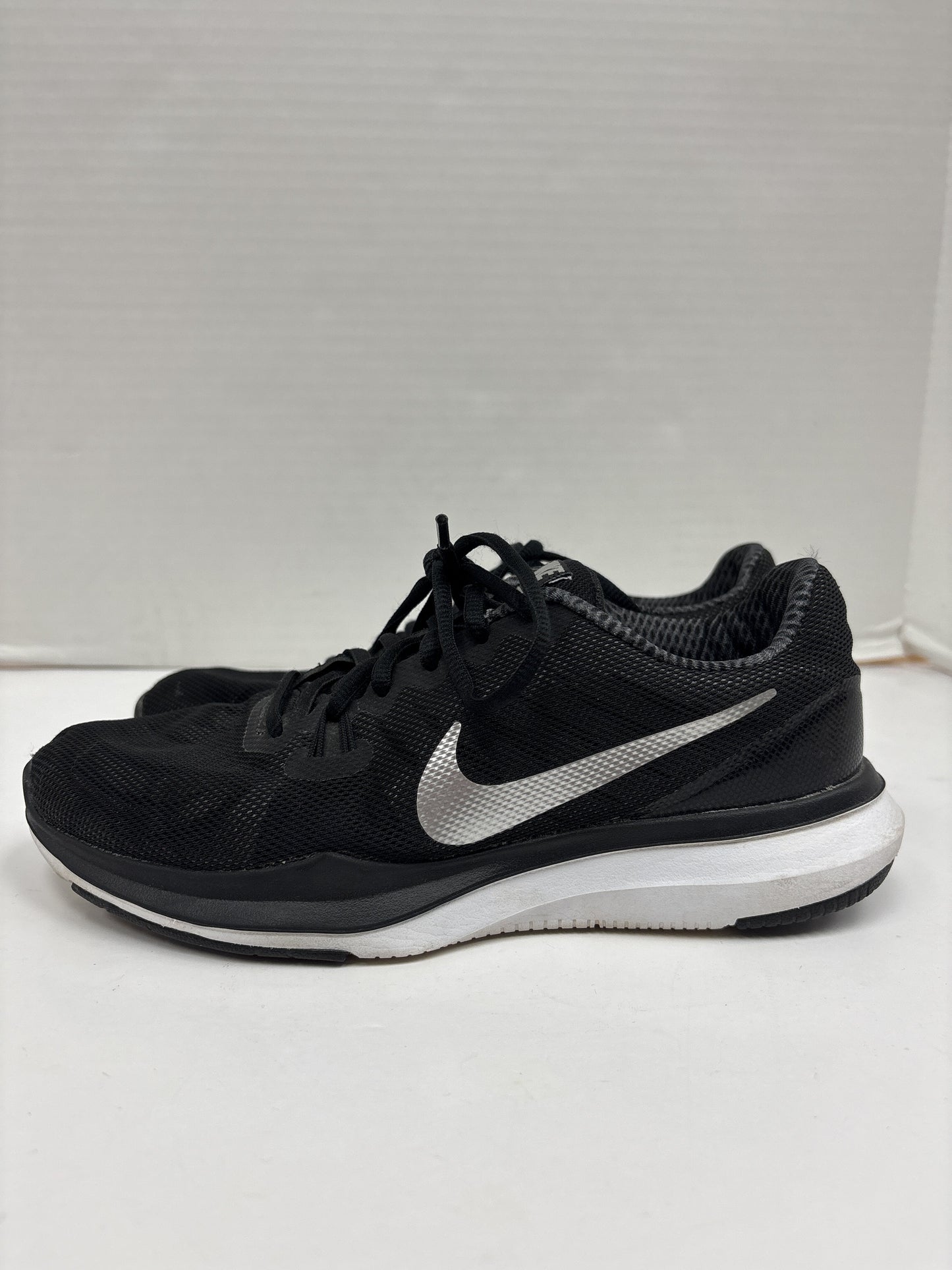 Shoes Athletic By Nike  Size: 7
