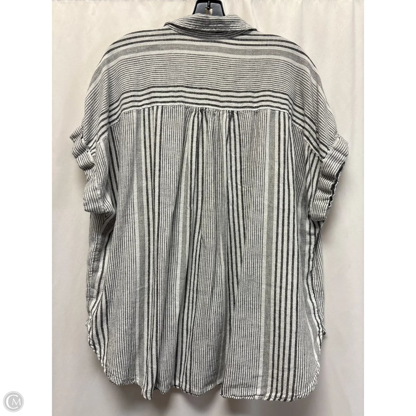 Top Short Sleeve By Time And Tru In Grey, Size: Xxl