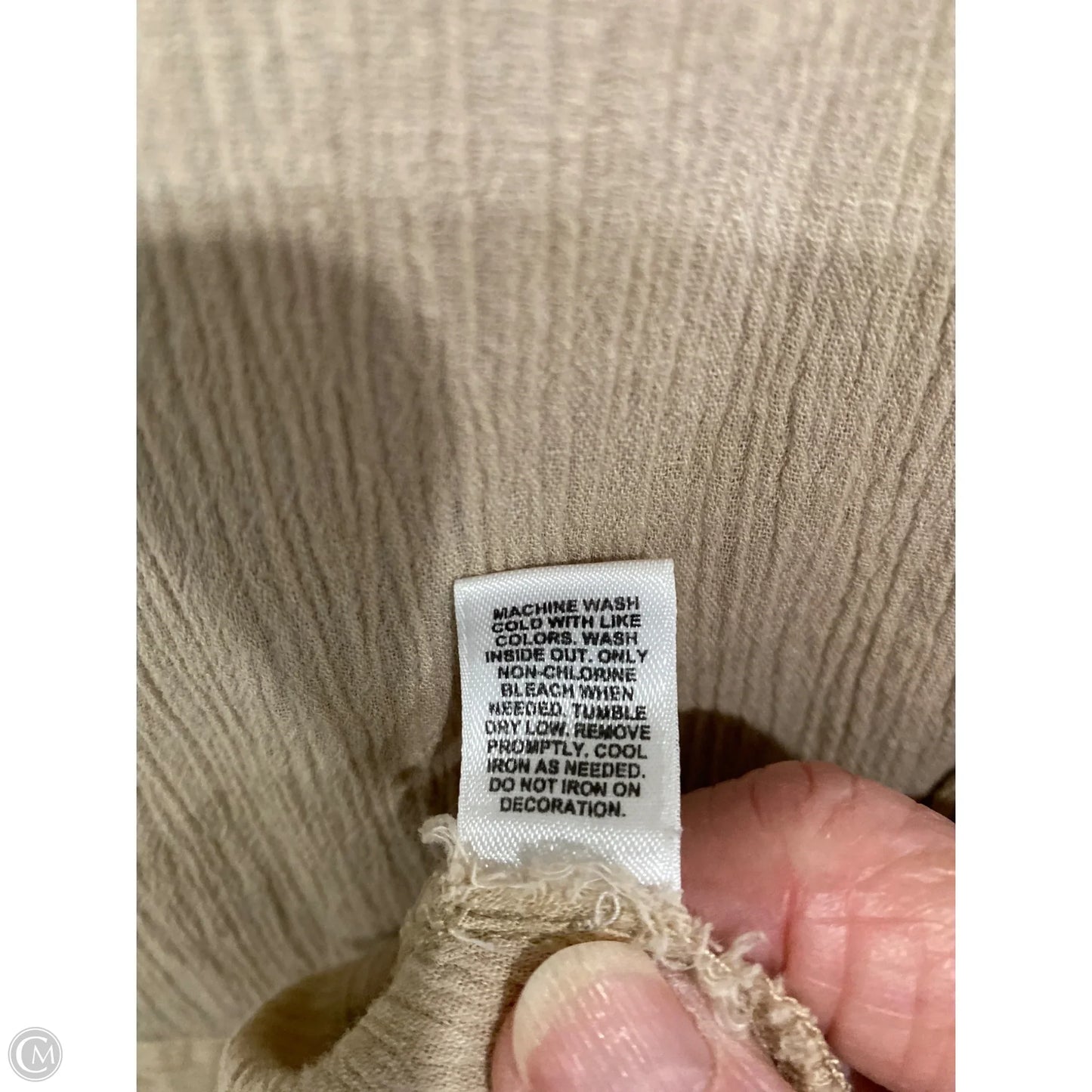 Top Short Sleeve By Cato In Beige, Size: L