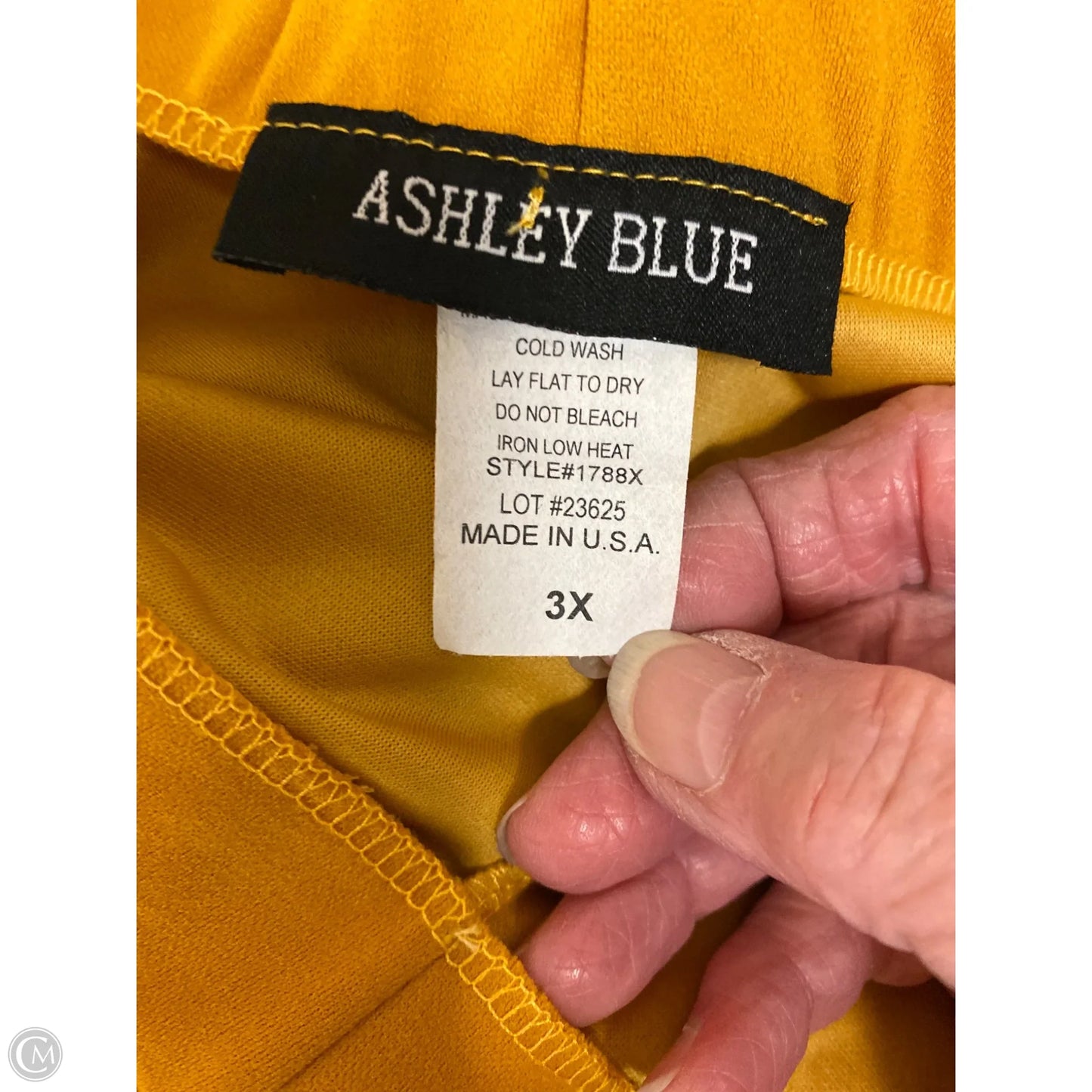 Capris By Clothes Mentor In Orange, Size: 3x