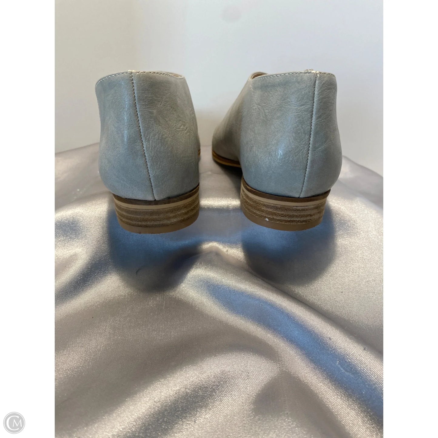 Shoes Flats By Clothes Mentor In Grey, Size: 7